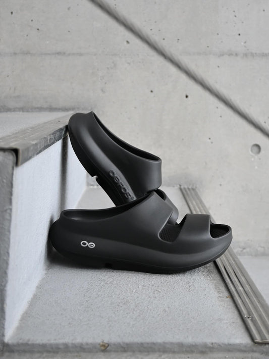 OOFOS 入荷