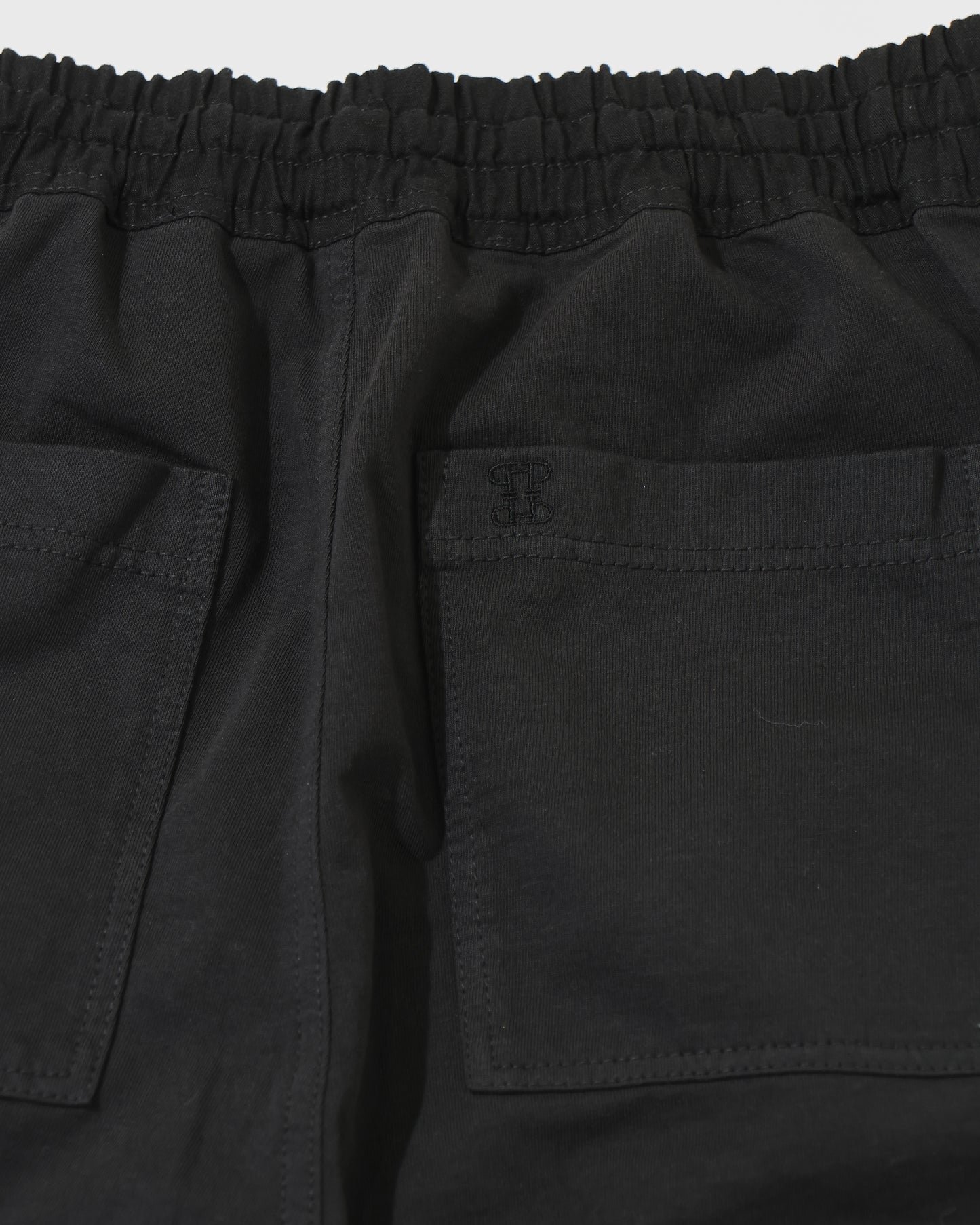 アディクティブパンツ