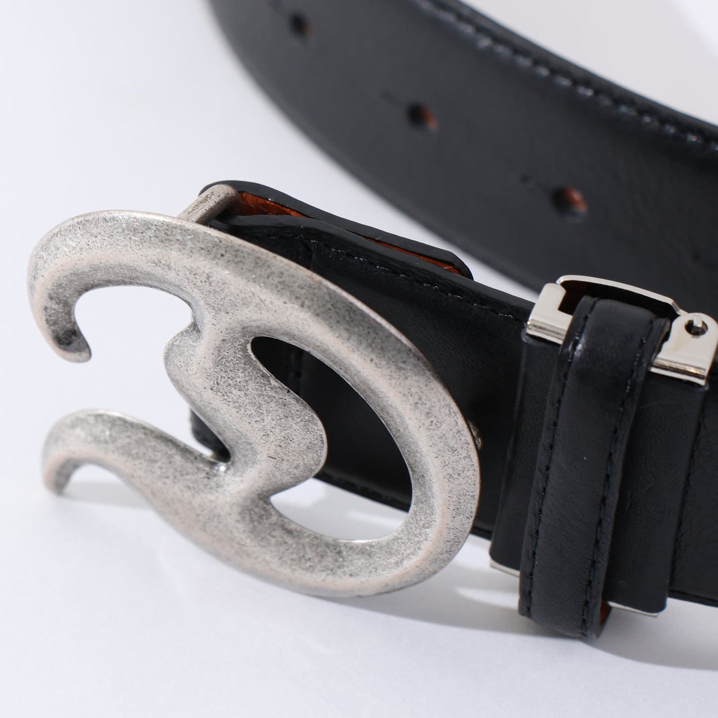 "D" Buckle Velt