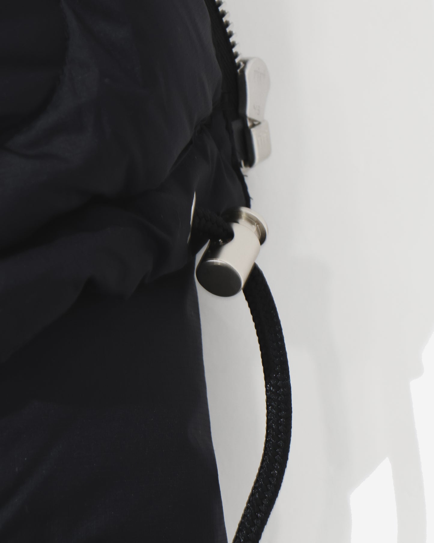 SUPER LIGHT NYLON RIPSTOP DOWN BLOUSON