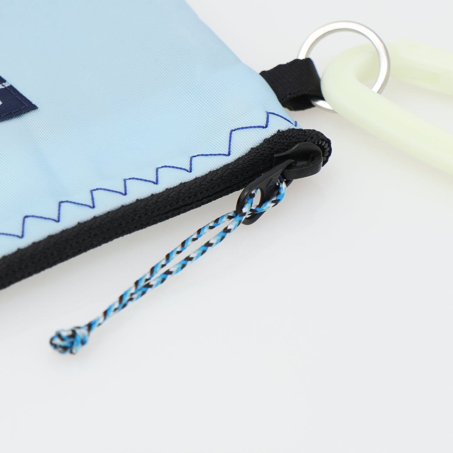 HANGG WIDE CARD CASE TAKES HANDS
