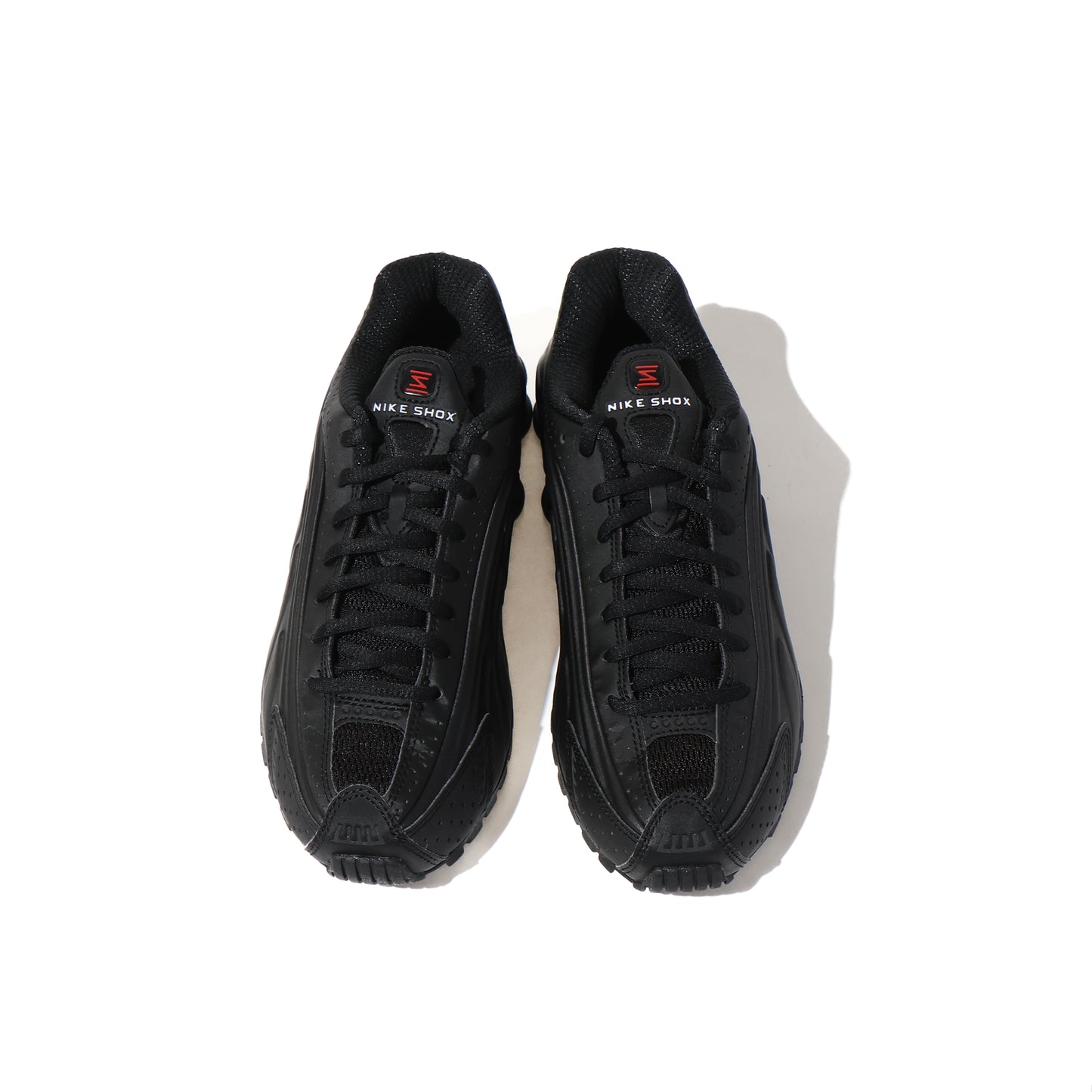 NIKE SHOX R4