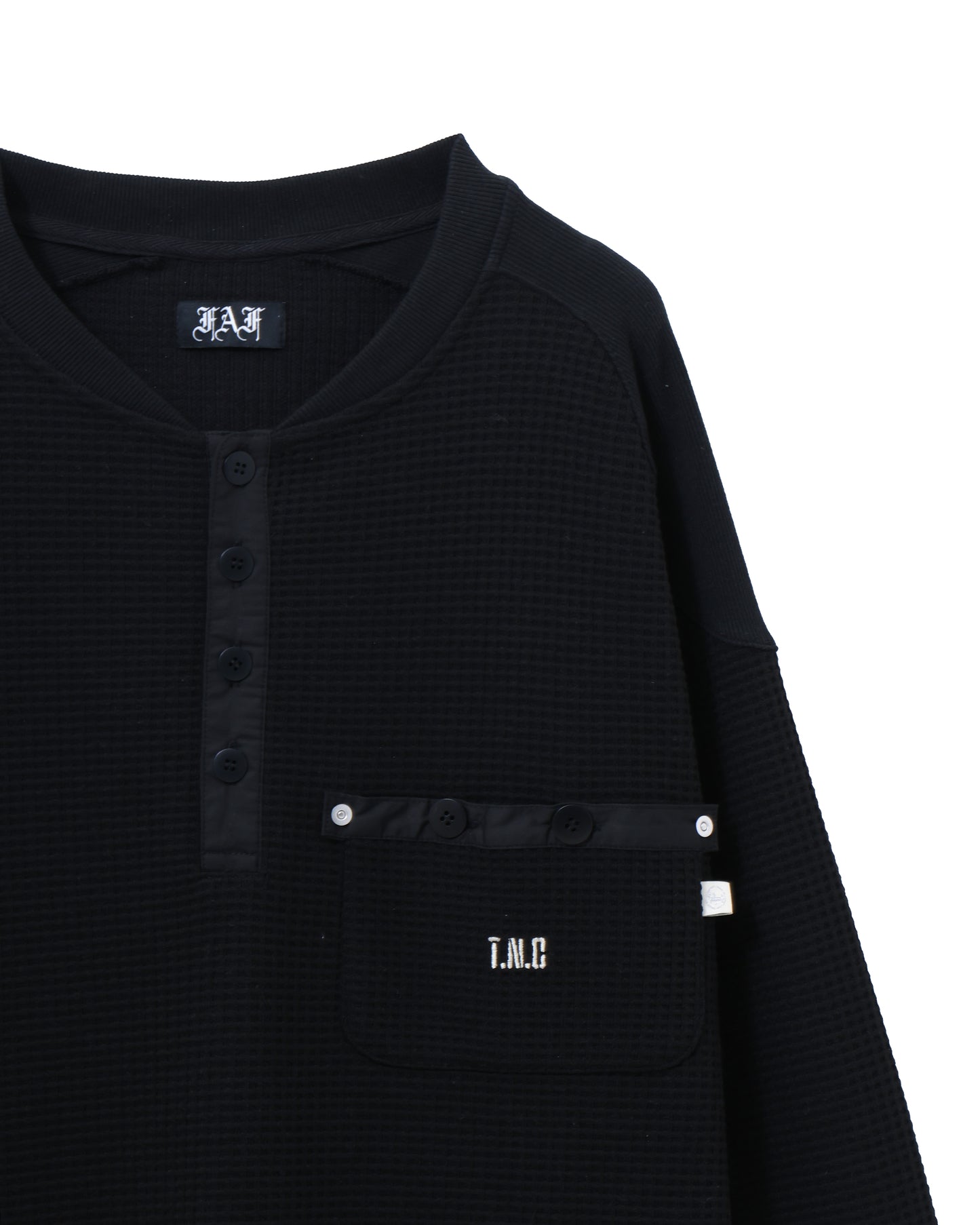 Pacis (Thermal Henley Neck)