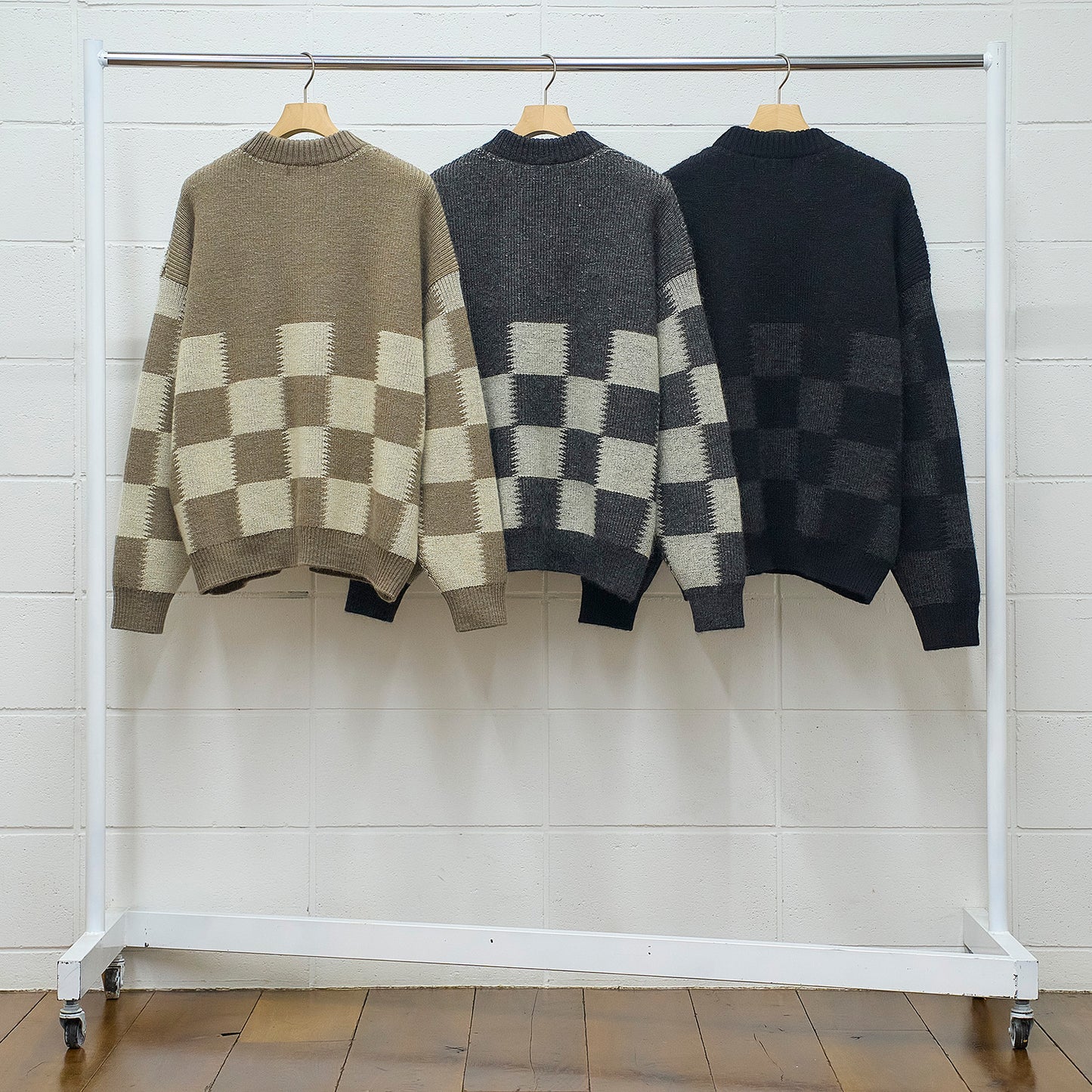 US2363 Checkered flag Crewneck sweater.