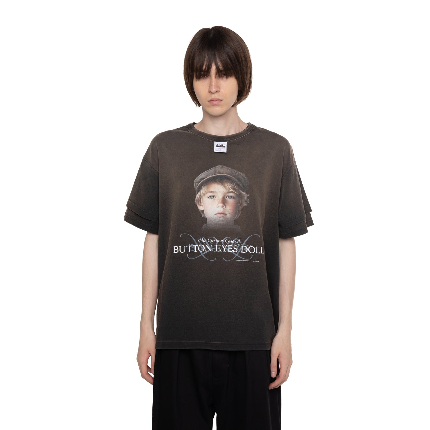 "BUTTON EYE DOLL" Sunburn H-S Tag Tee