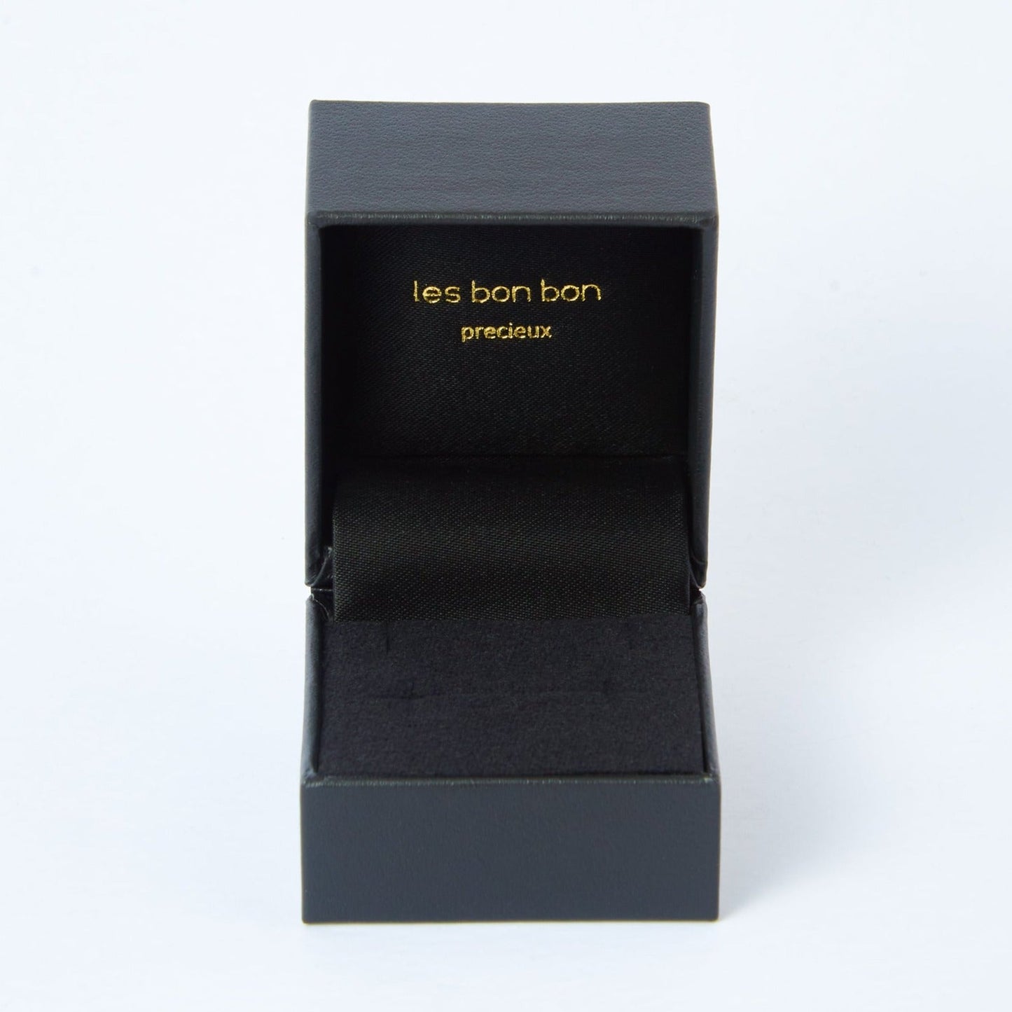 K18 diamond beacelet