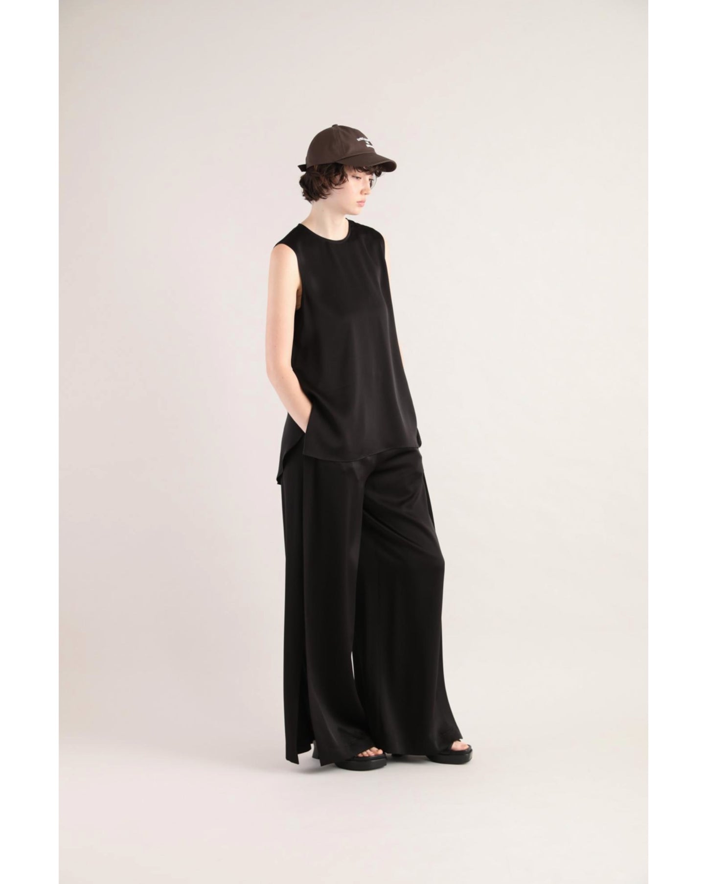 TRIACE SATIN PANTS
