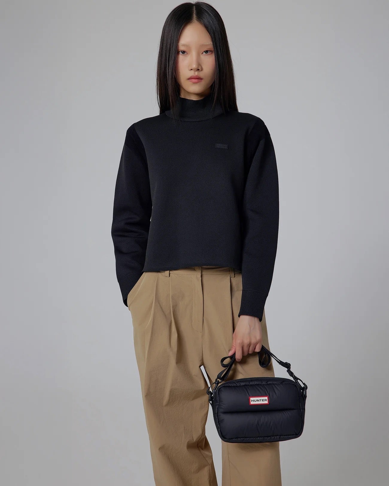 イントレピッド エクストラ パフド クロスボディ