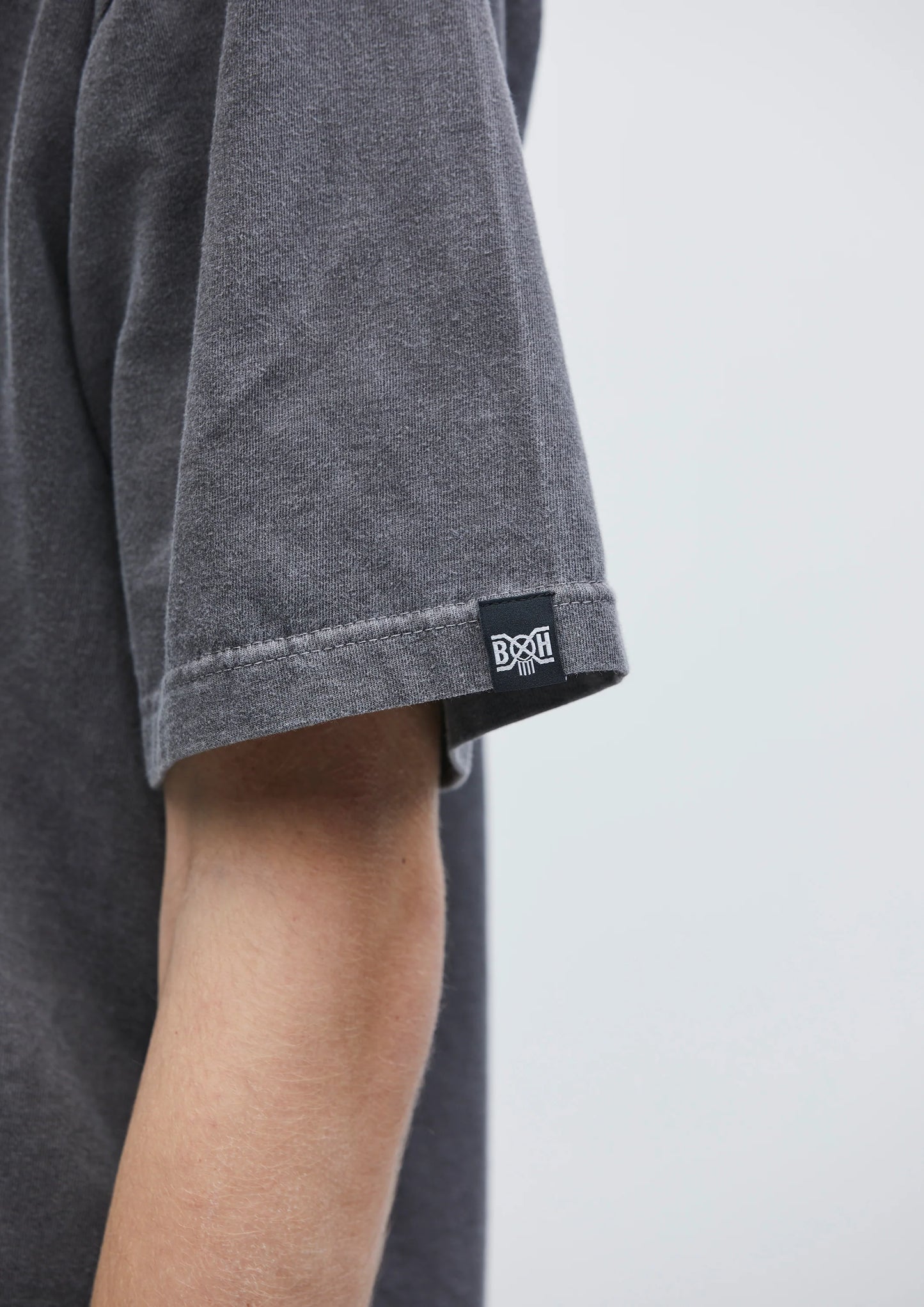 NH × BOUNTY HUNTER × TEE SS-1