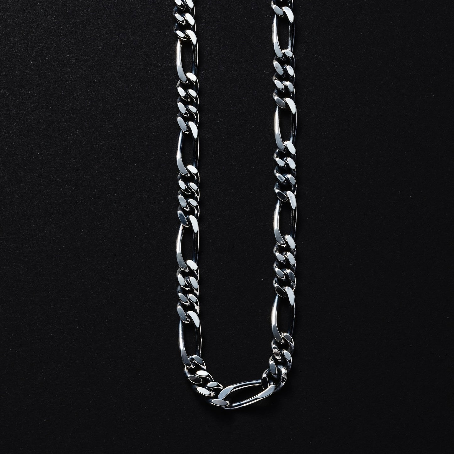 Engraved Narrow Wallet Chain (Short)
