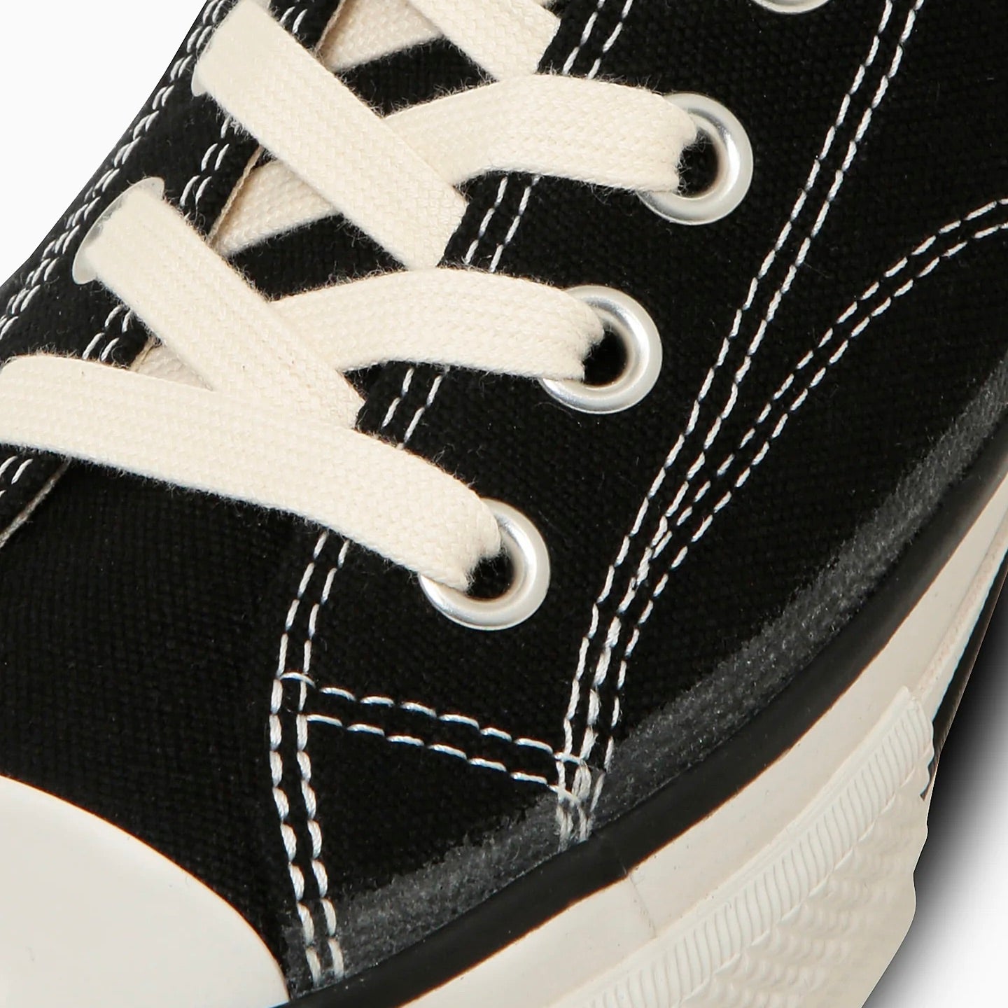 CHUCK TAYLOR®︎ CANVAS HI