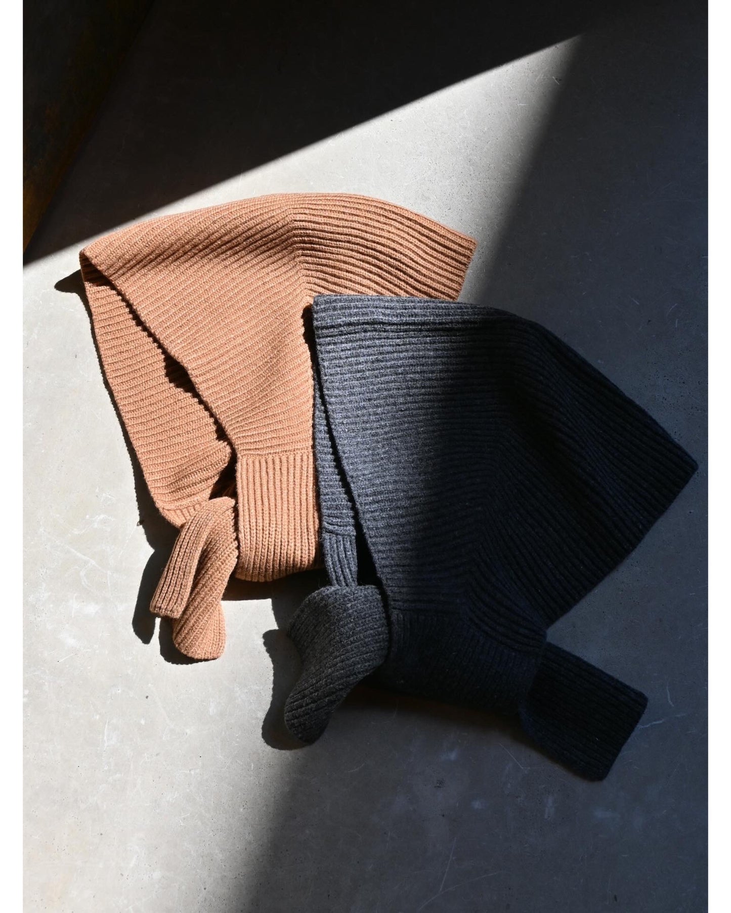 RIBBED KNIT WOOL HOODED SCARF 11416