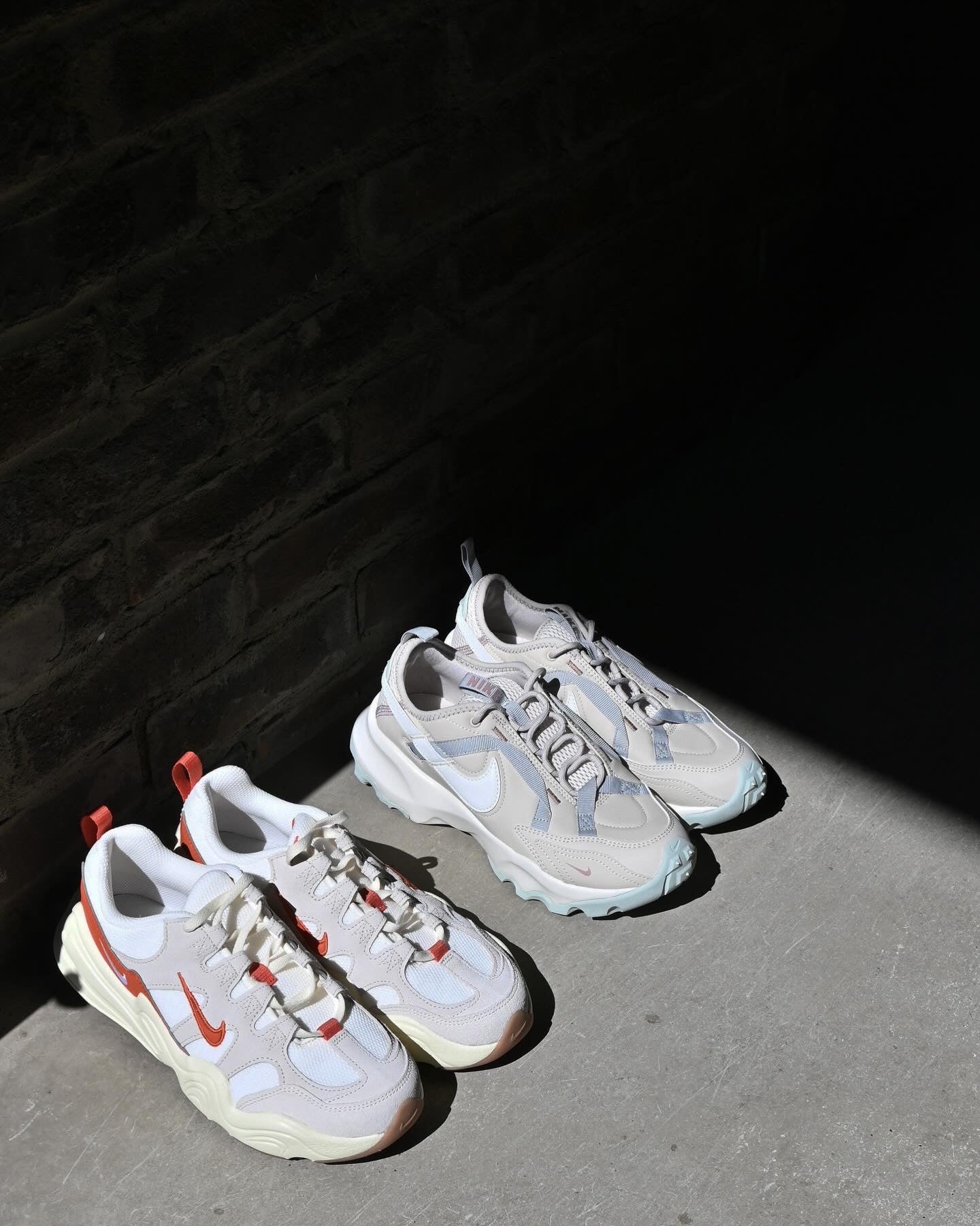 W NIKE TECH HERA