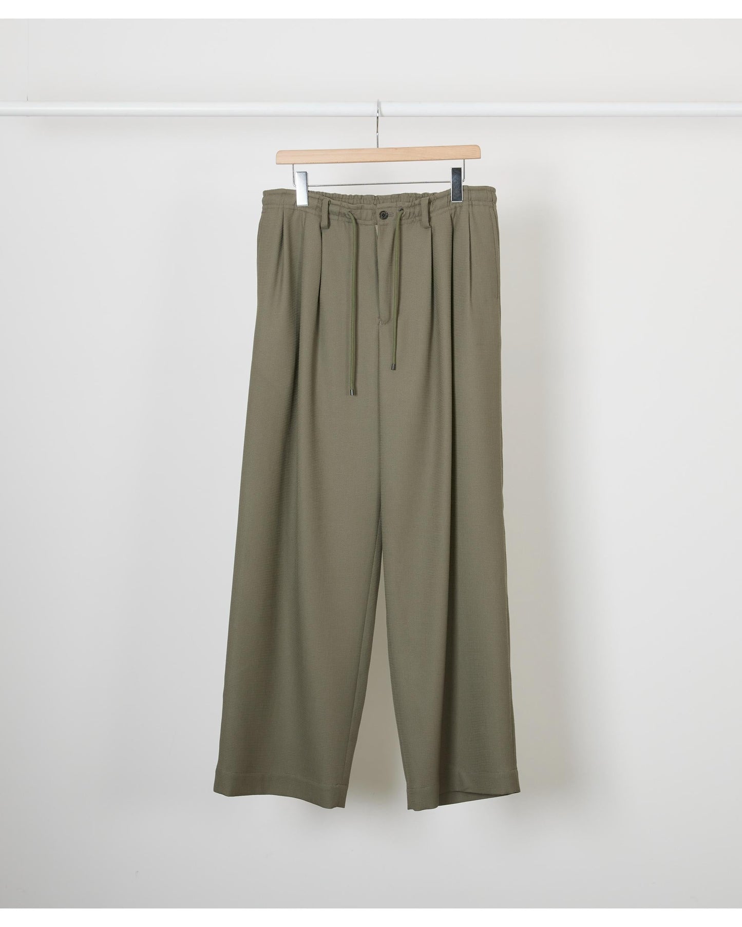 TRIPLE PLEATED EASY TROUSERS