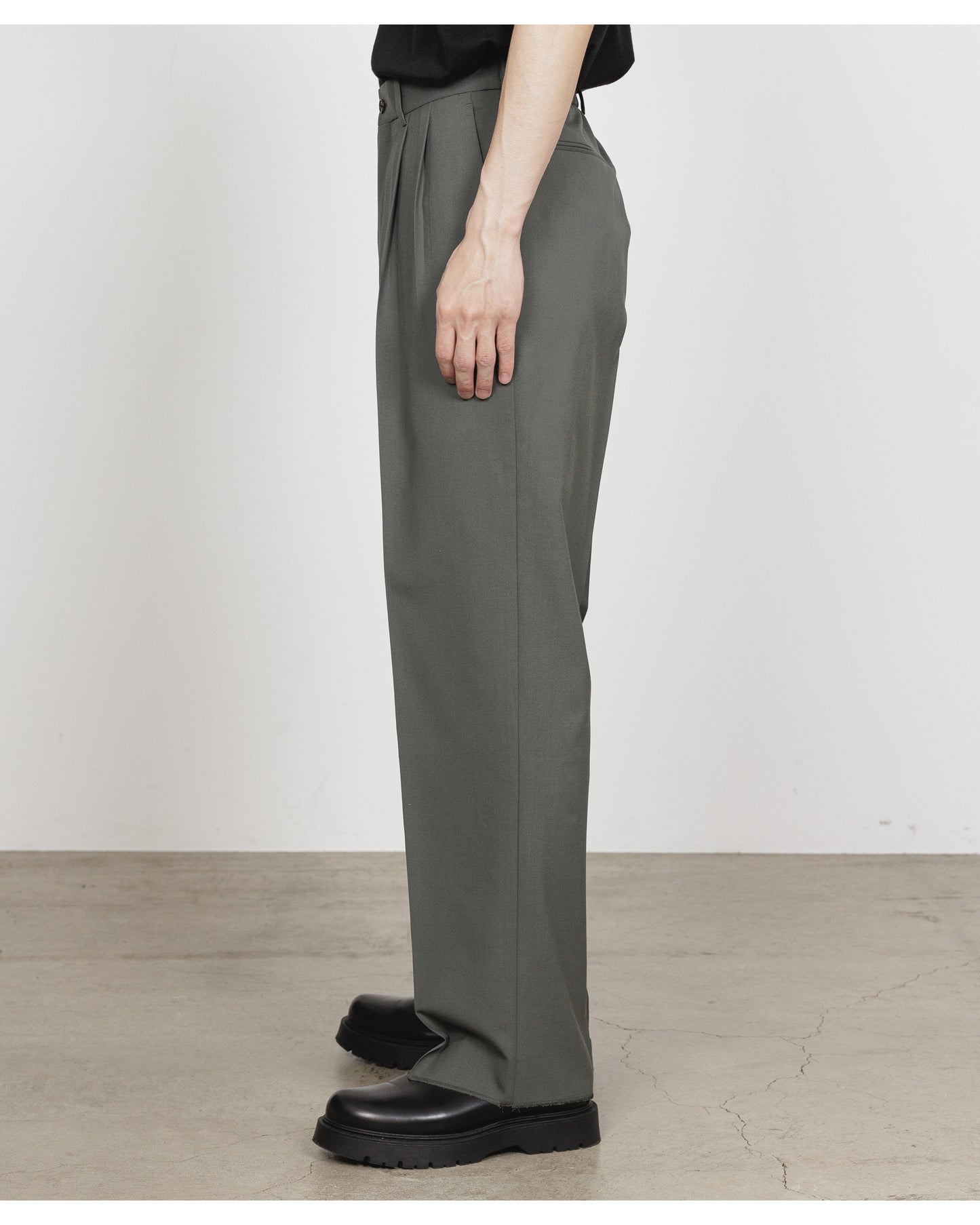 CLASSIC FIT DOUBLE PLEATED TROUSERS SAGE GREEN