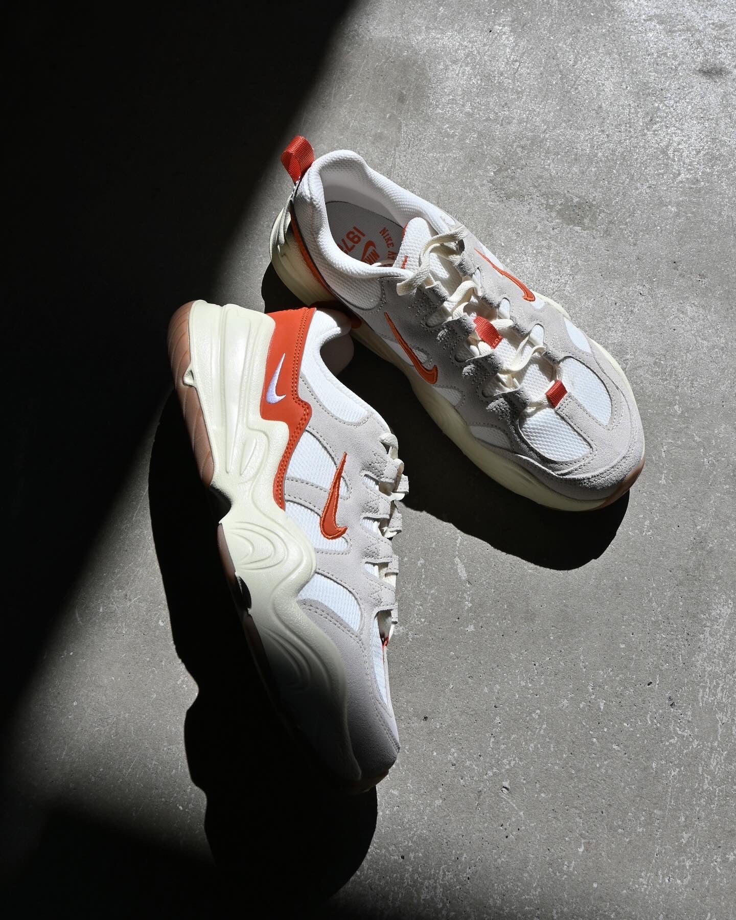 W NIKE TECH HERA