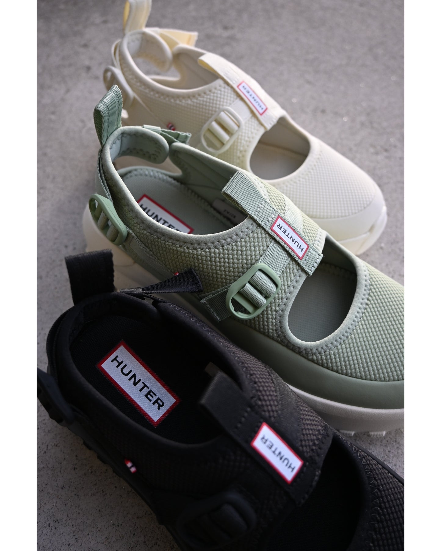 ユニセックス トラベルフローサンダル