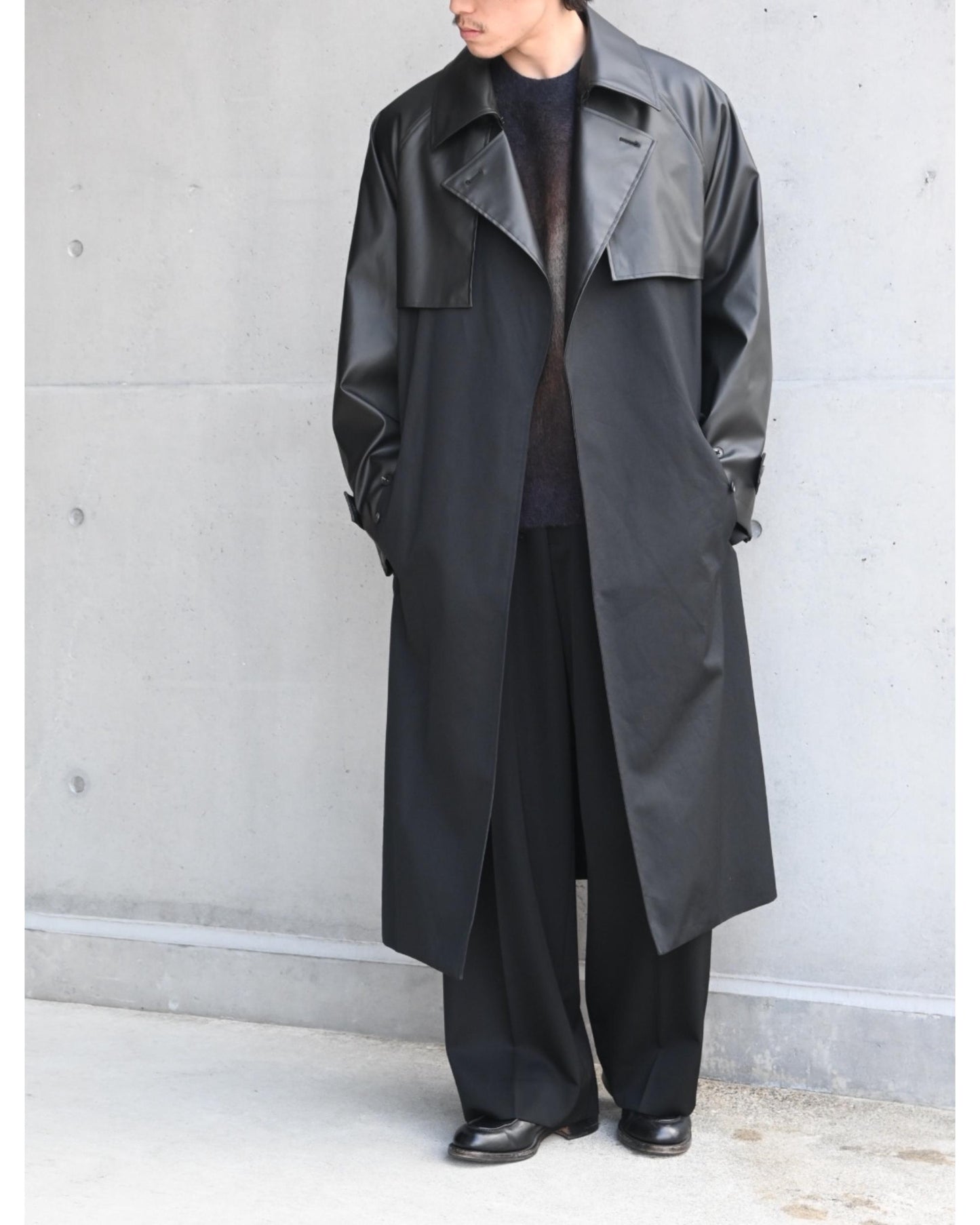 CNOTRAST SINGLE BREASTED WIDE LAPELS COAT BLACK