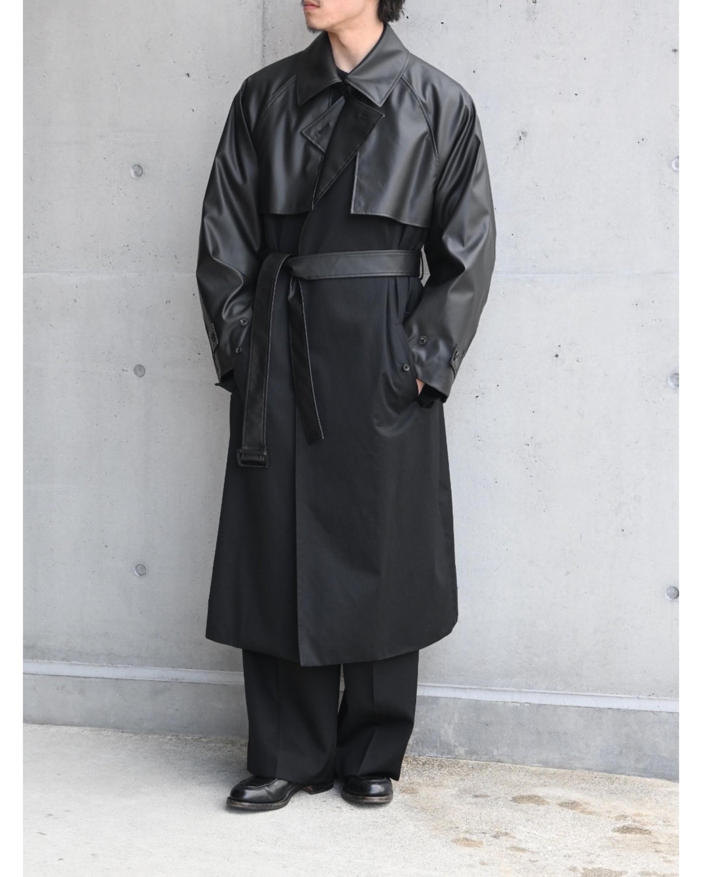 CNOTRAST SINGLE BREASTED WIDE LAPELS COAT BLACK