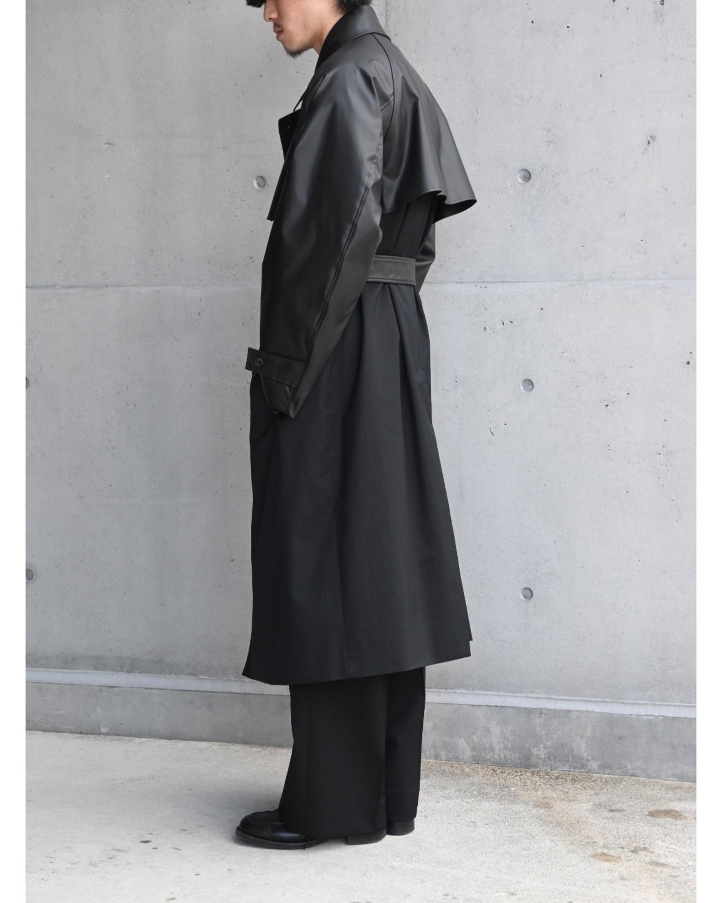 CNOTRAST SINGLE BREASTED WIDE LAPELS COAT BLACK