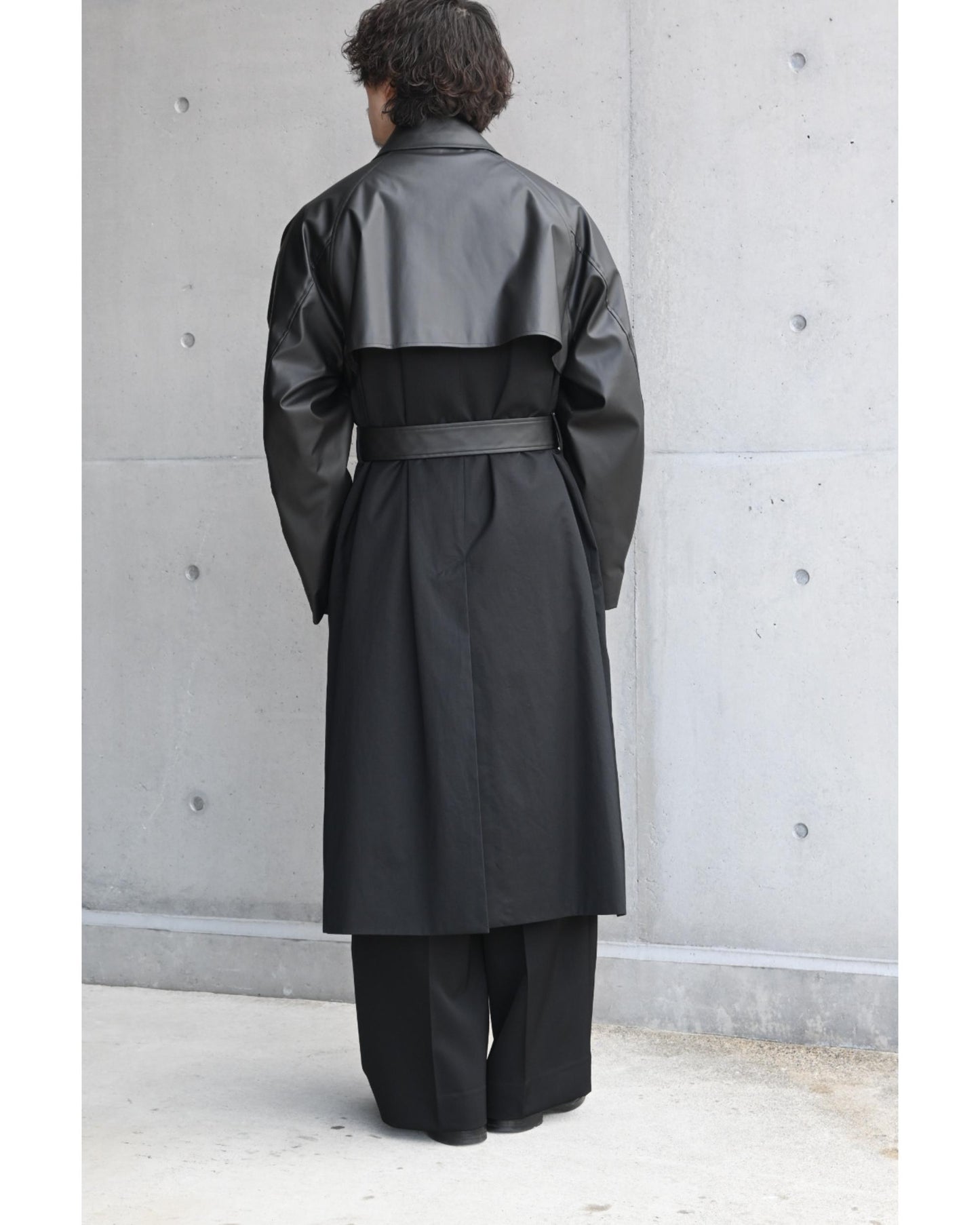 CNOTRAST SINGLE BREASTED WIDE LAPELS COAT BLACK