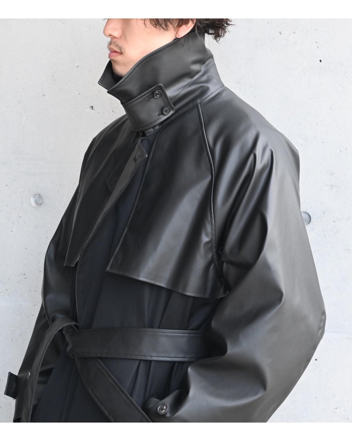 CNOTRAST SINGLE BREASTED WIDE LAPELS COAT BLACK
