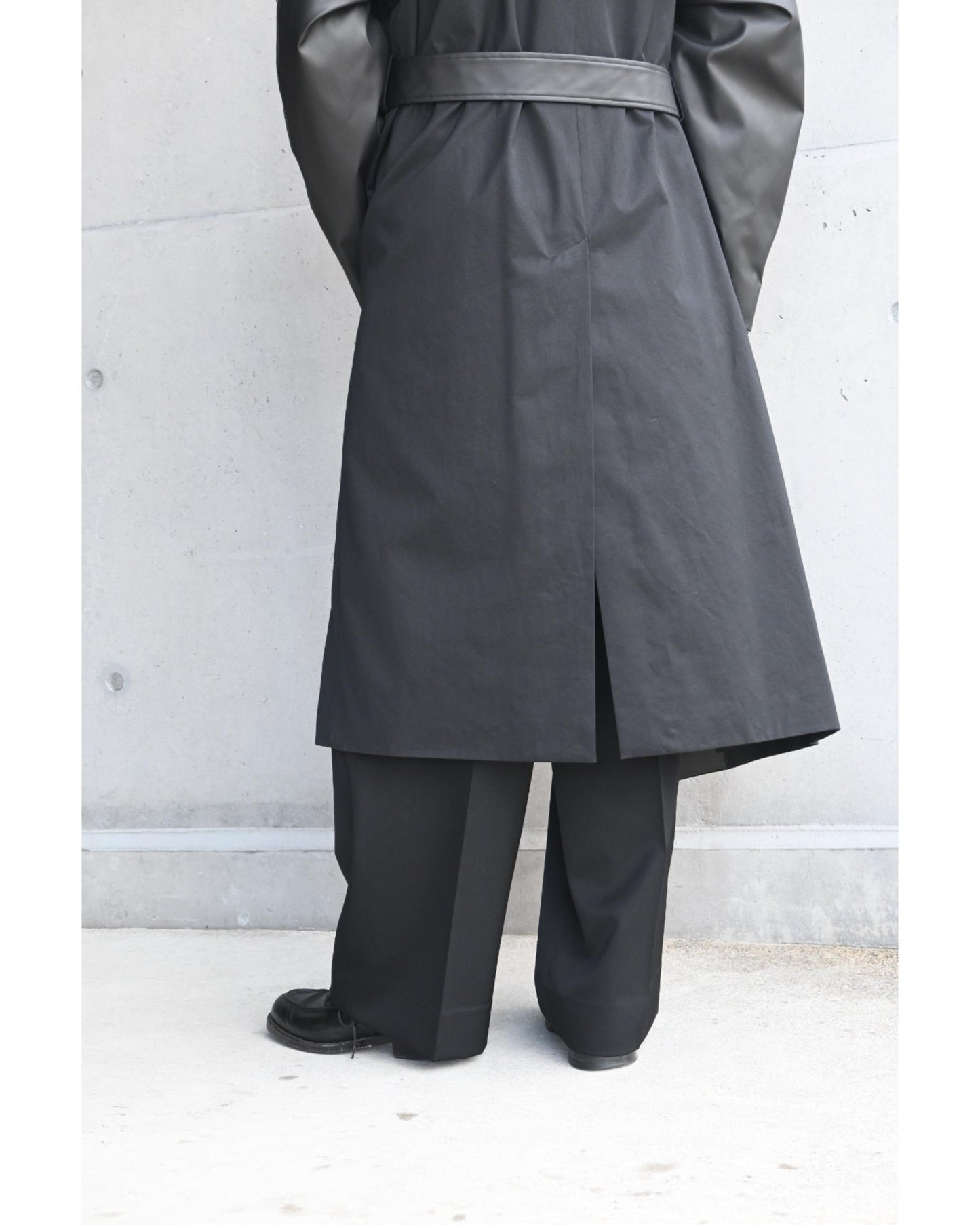 CNOTRAST SINGLE BREASTED WIDE LAPELS COAT BLACK