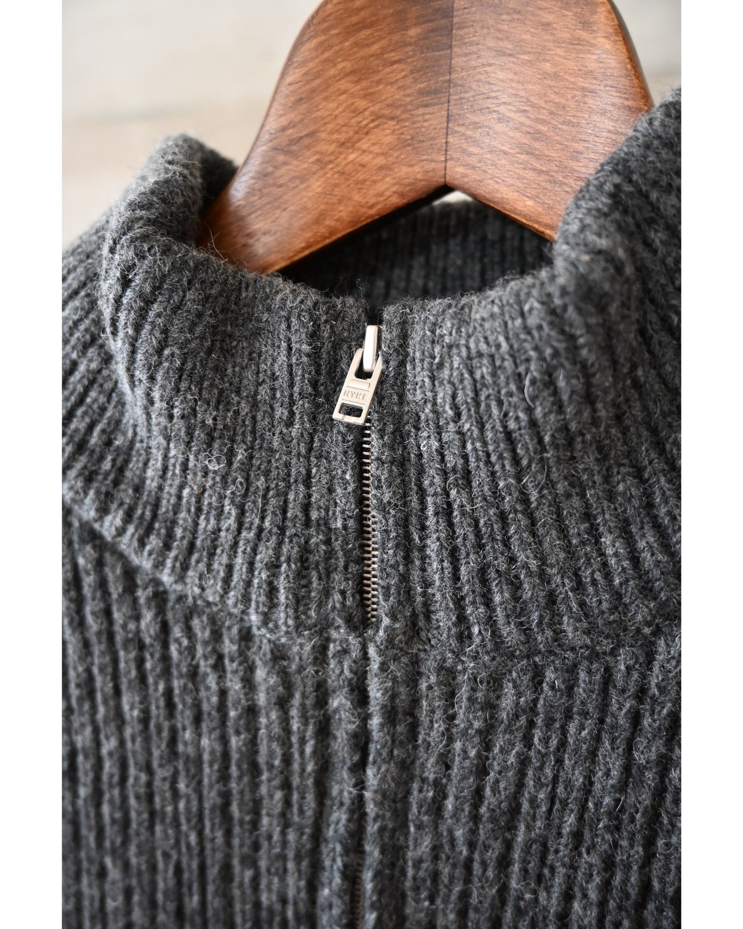 RIBBED KNIT WOOL VEST 11410
