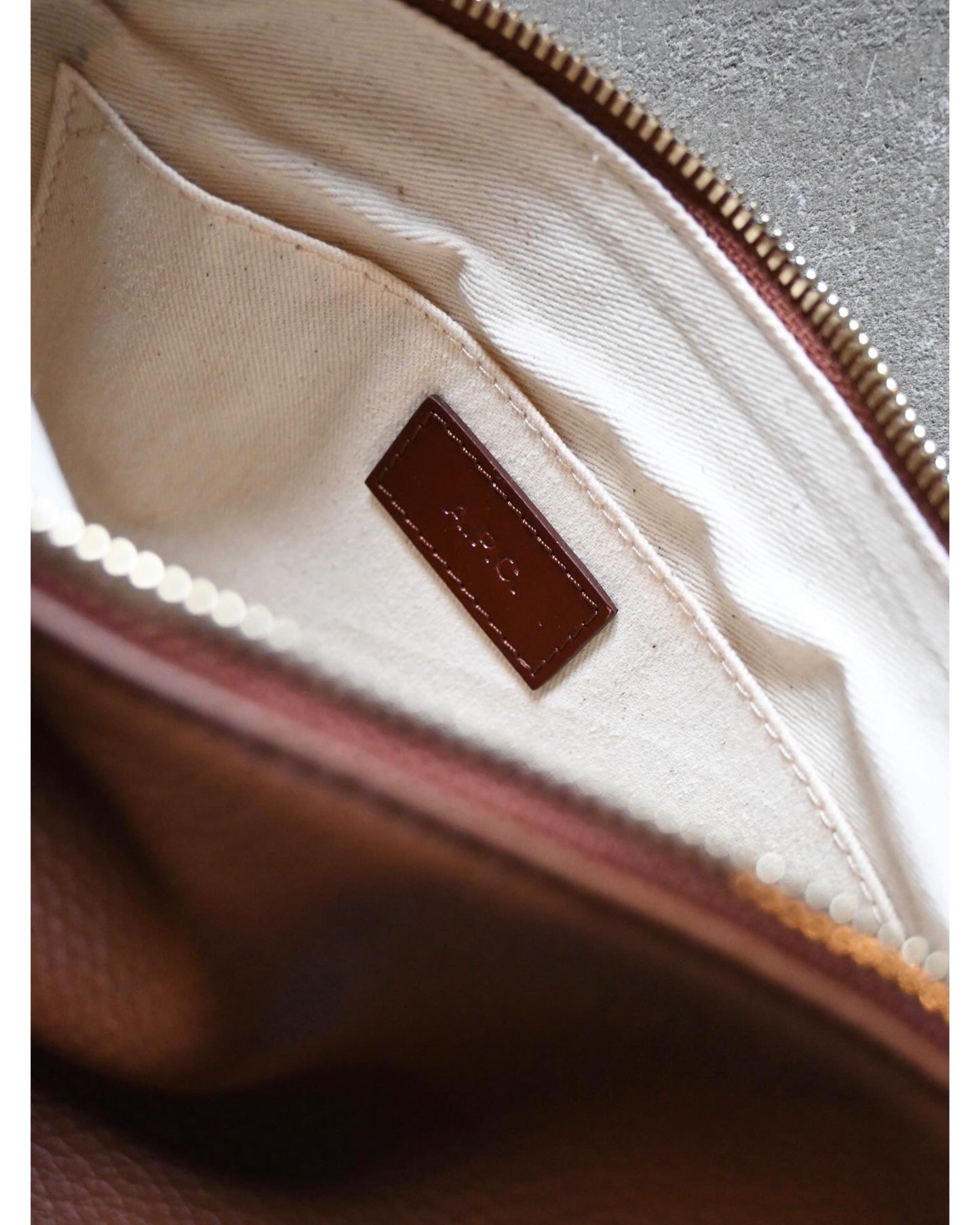 Vera ショルダーバッグ