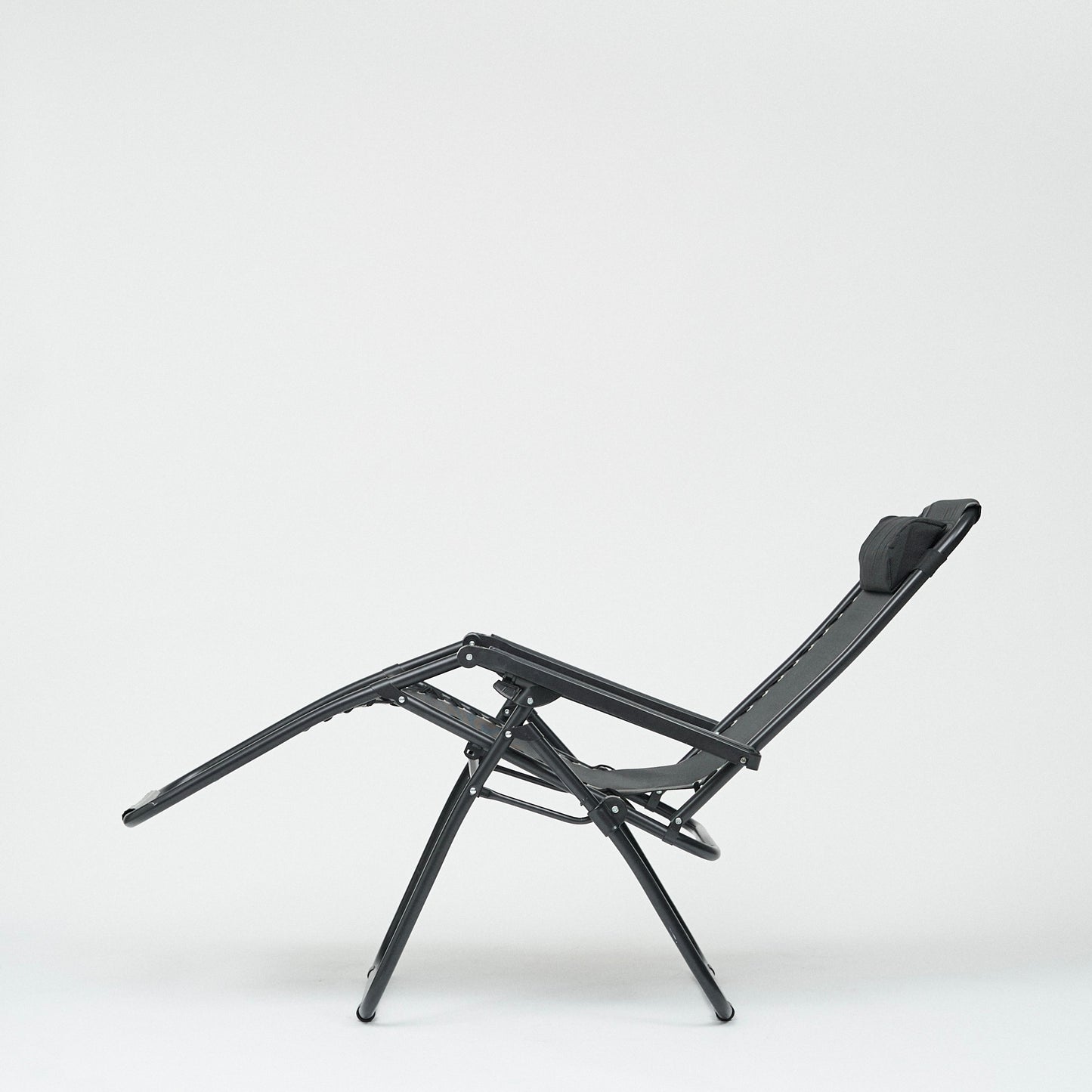 FOLDING RECLINER CHAIR