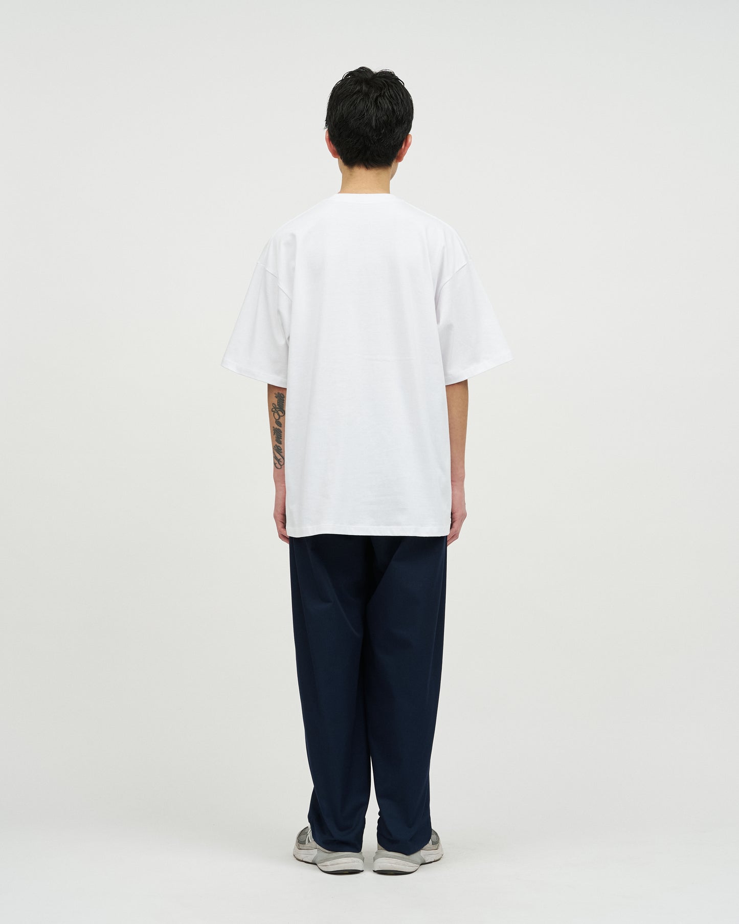 FRIEND EDITIONS CORPORATE TEE ”STICKER”