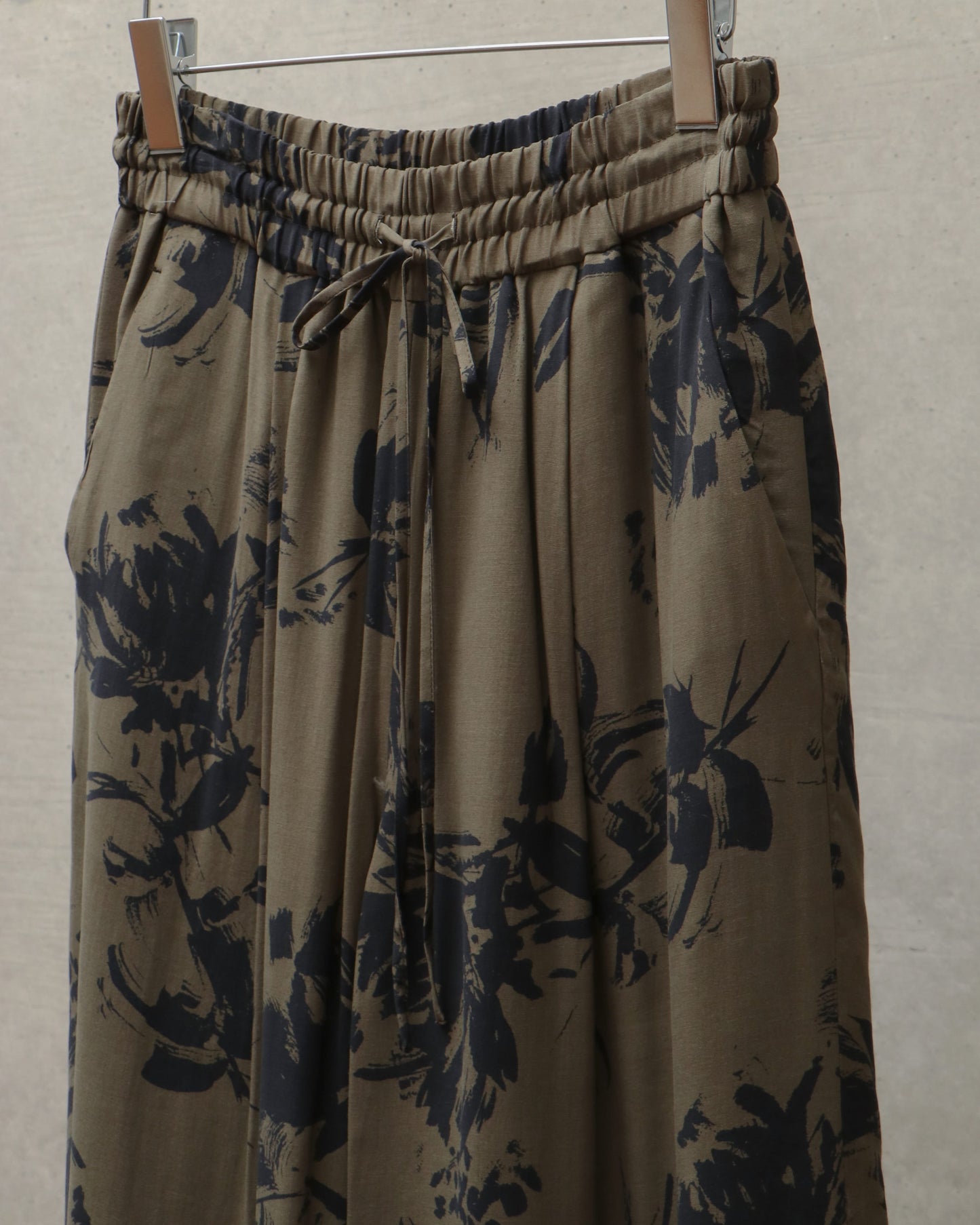 SHADE FLOWER PANTS