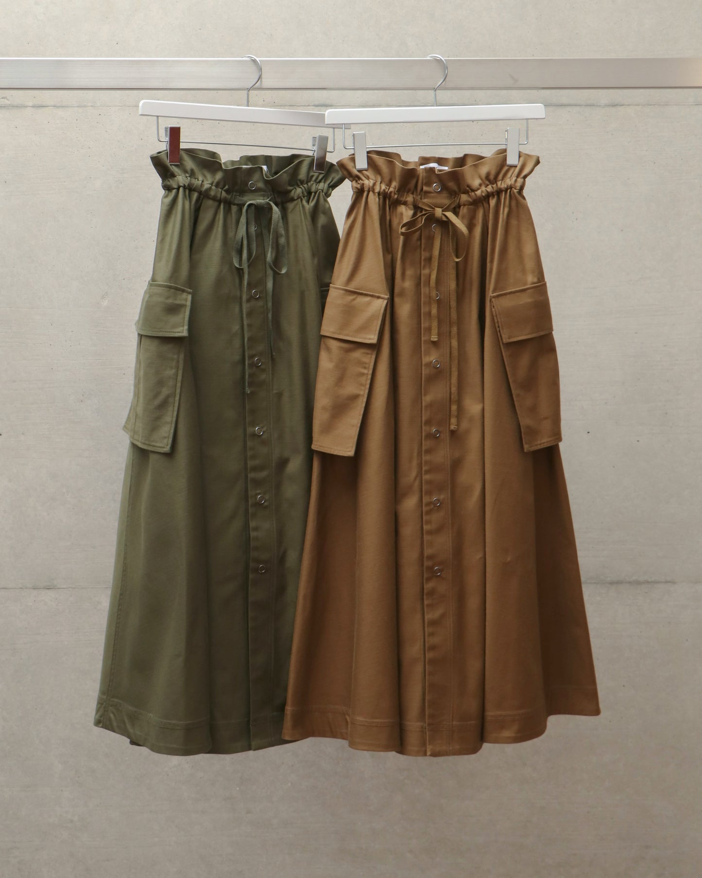 COTTON BACK SATIN SKIRT