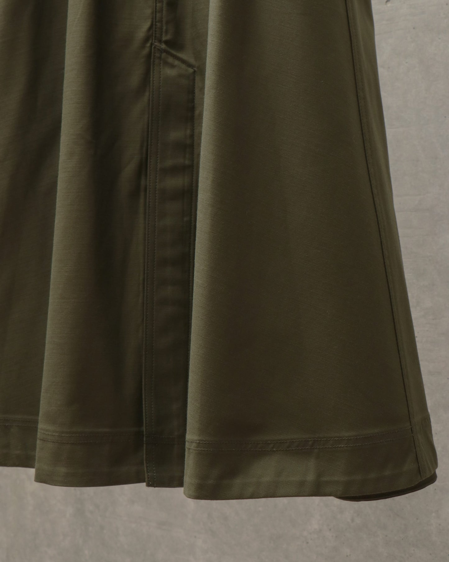 COTTON BACK SATIN SKIRT