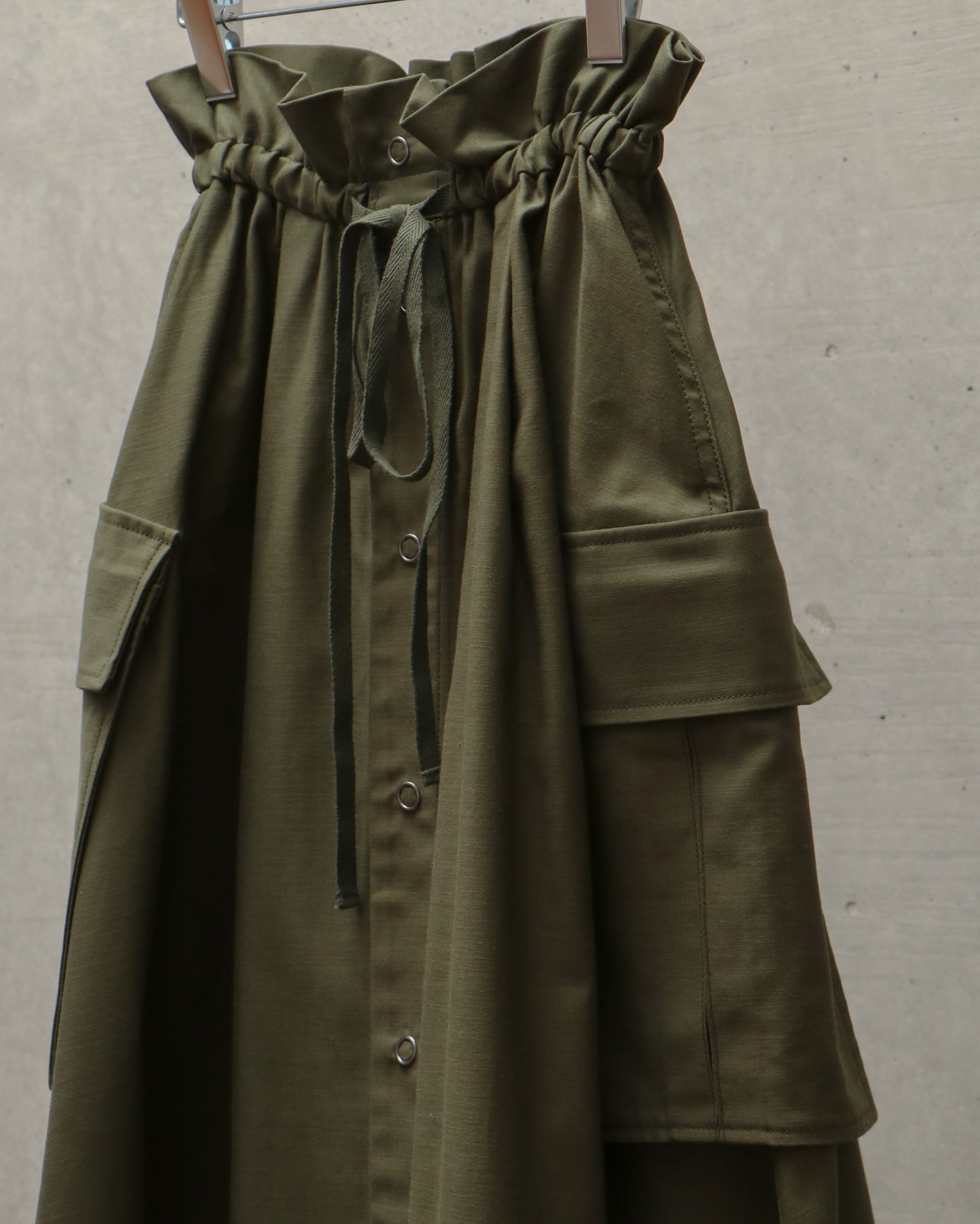 COTTON BACK SATIN SKIRT