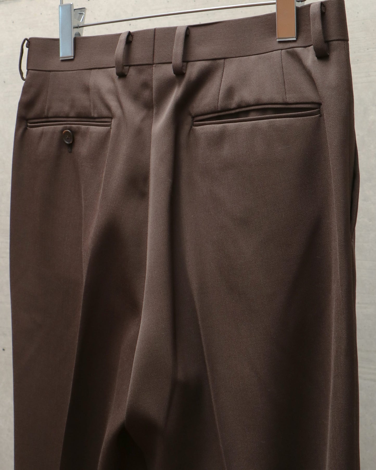 LIGHT WOOL MAX GABARDINE SLACKS