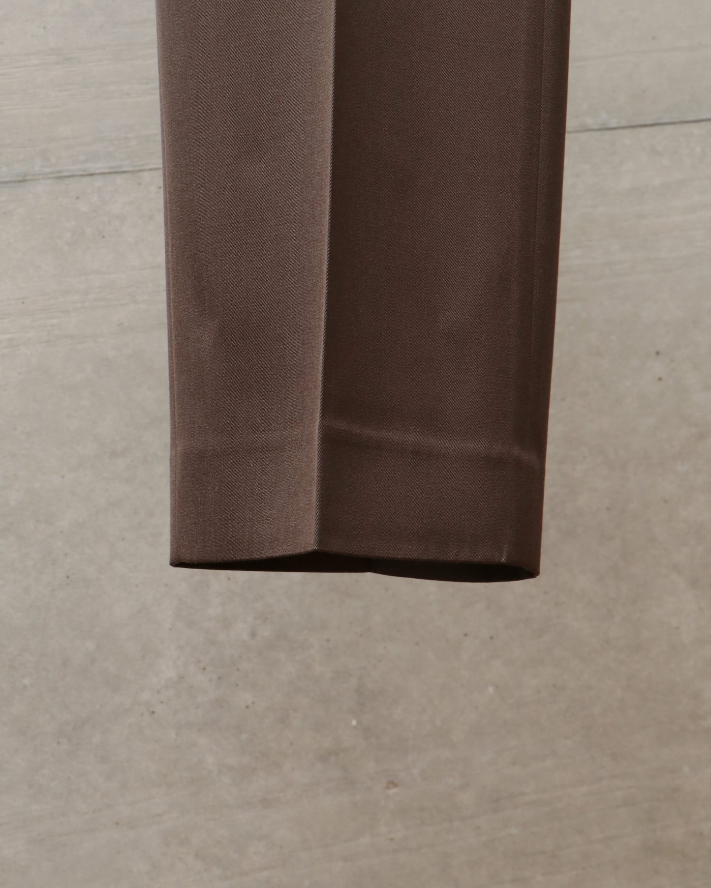 LIGHT WOOL MAX GABARDINE SLACKS
