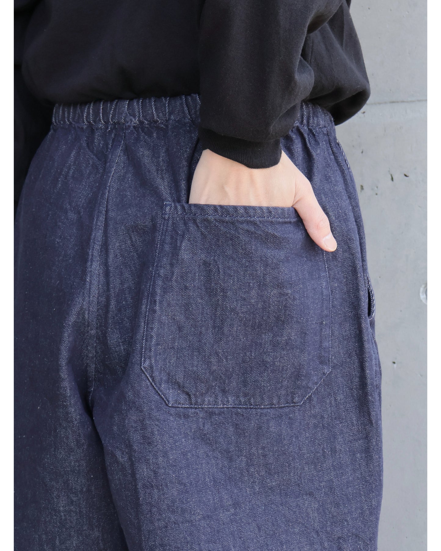 ネイビーデニム テーパードパンツ NAVY