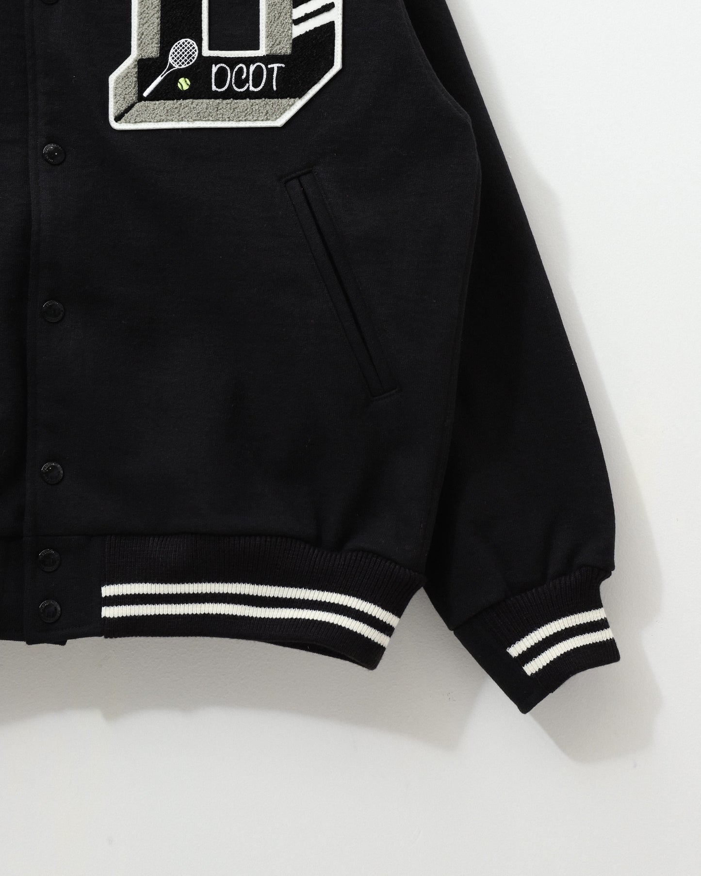 QUE VERSITY JACKET BLACK