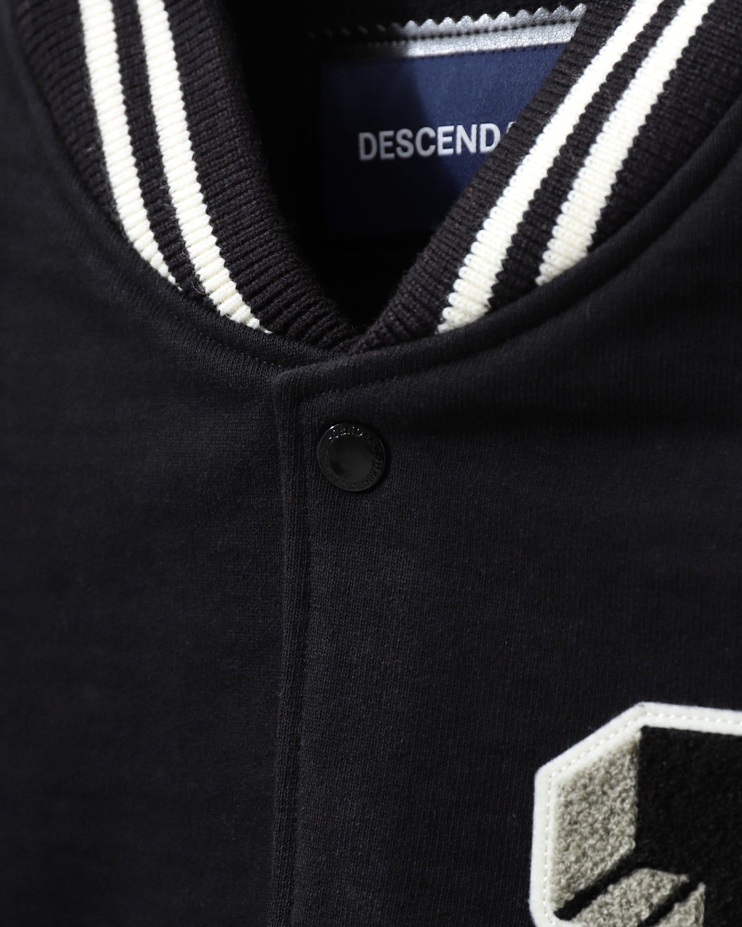 QUE VERSITY JACKET BLACK