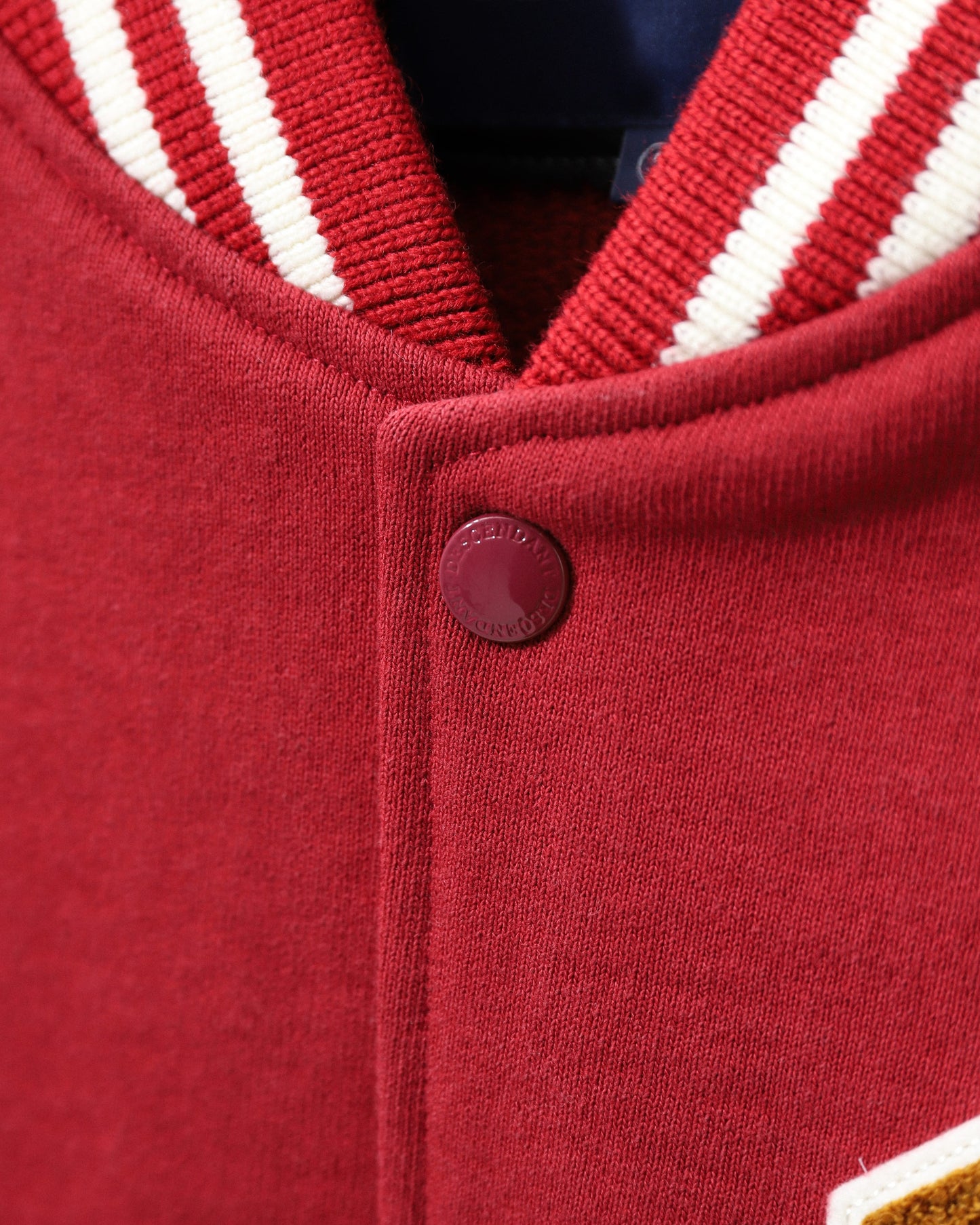 QUE VERSITY JACKET BURGUNDY