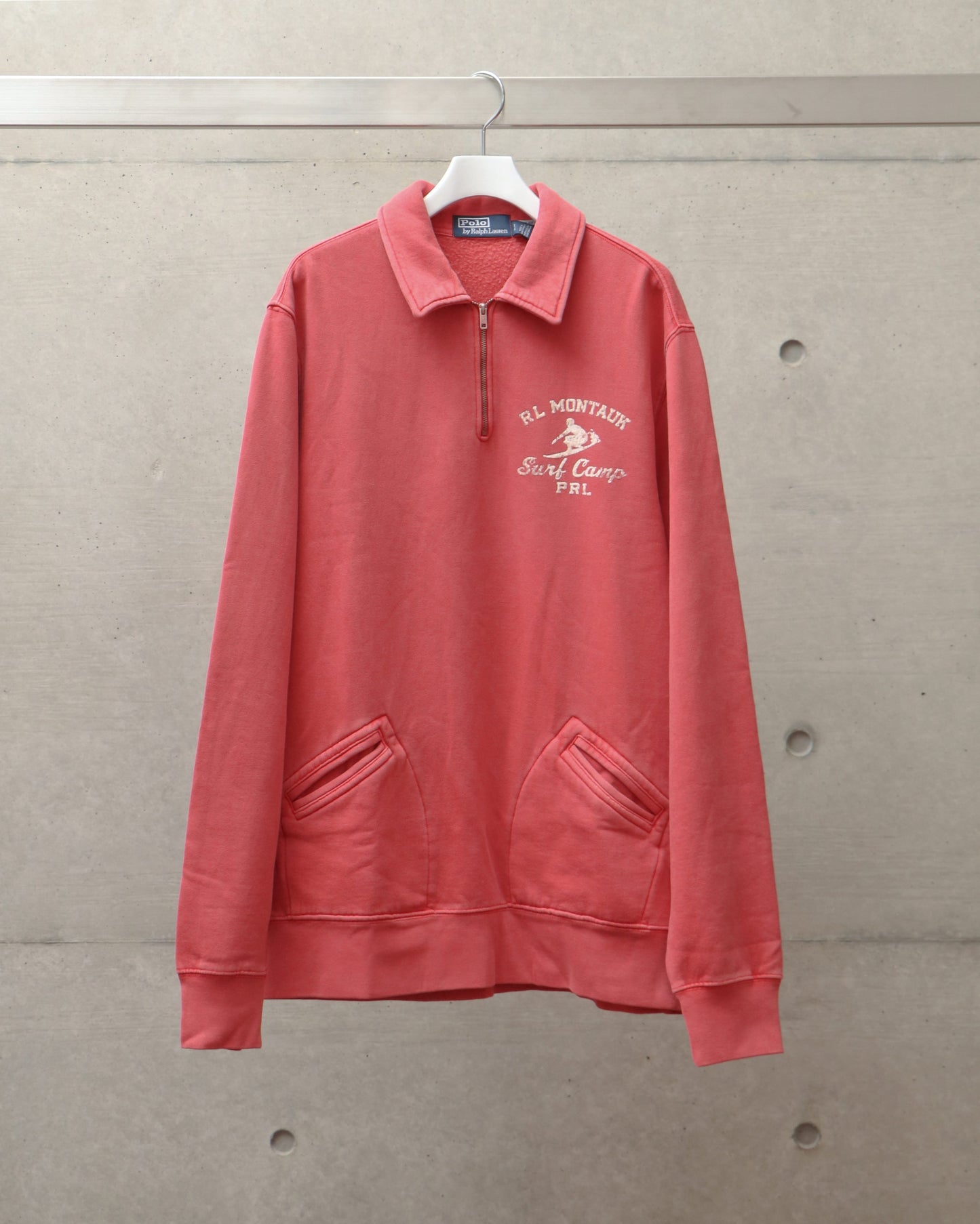 LONG SLEEVE SEASONAL SWEATSHIRT