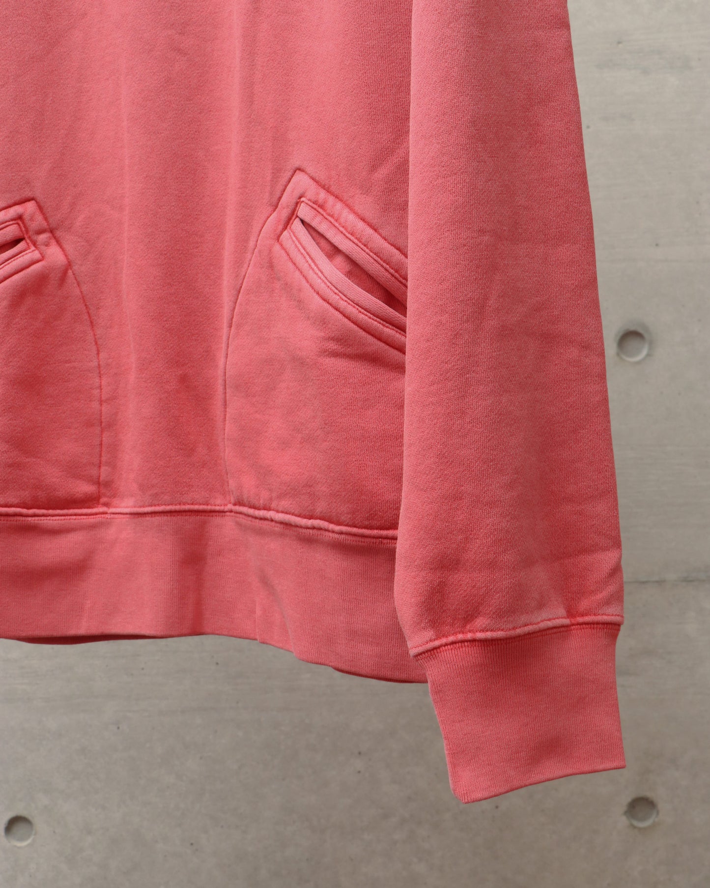 LONG SLEEVE SEASONAL SWEATSHIRT