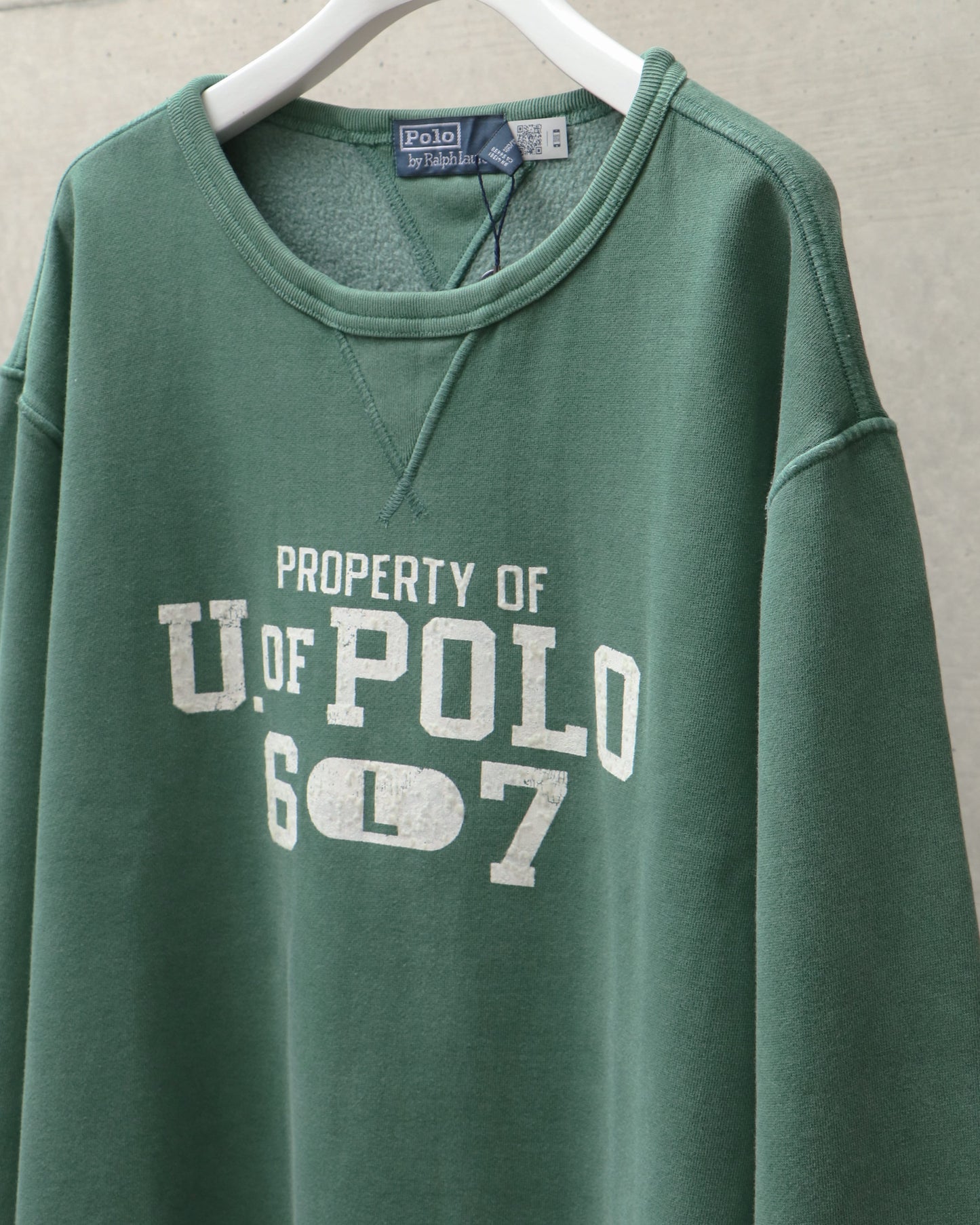 LONG SLEEVE SEASONAL SWEATSHIRT