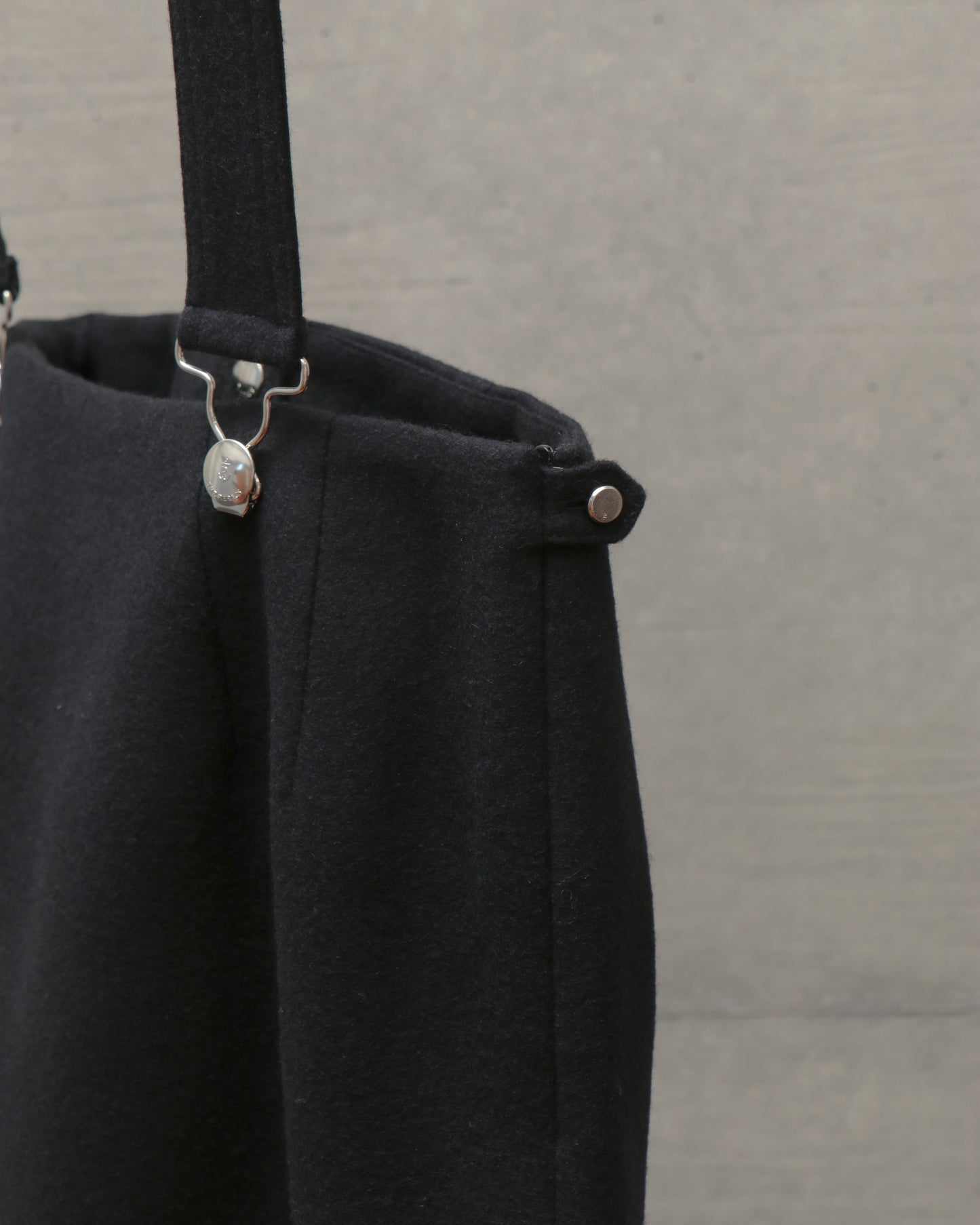 SUSPENDER PENCIL SKIRT