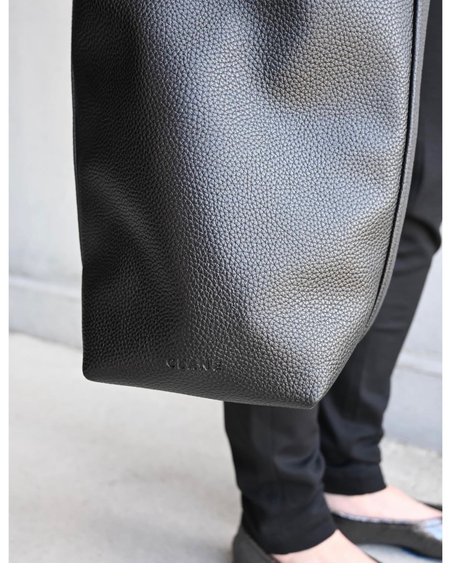 FAKE LEATHER MEDIUM TOTE BAG