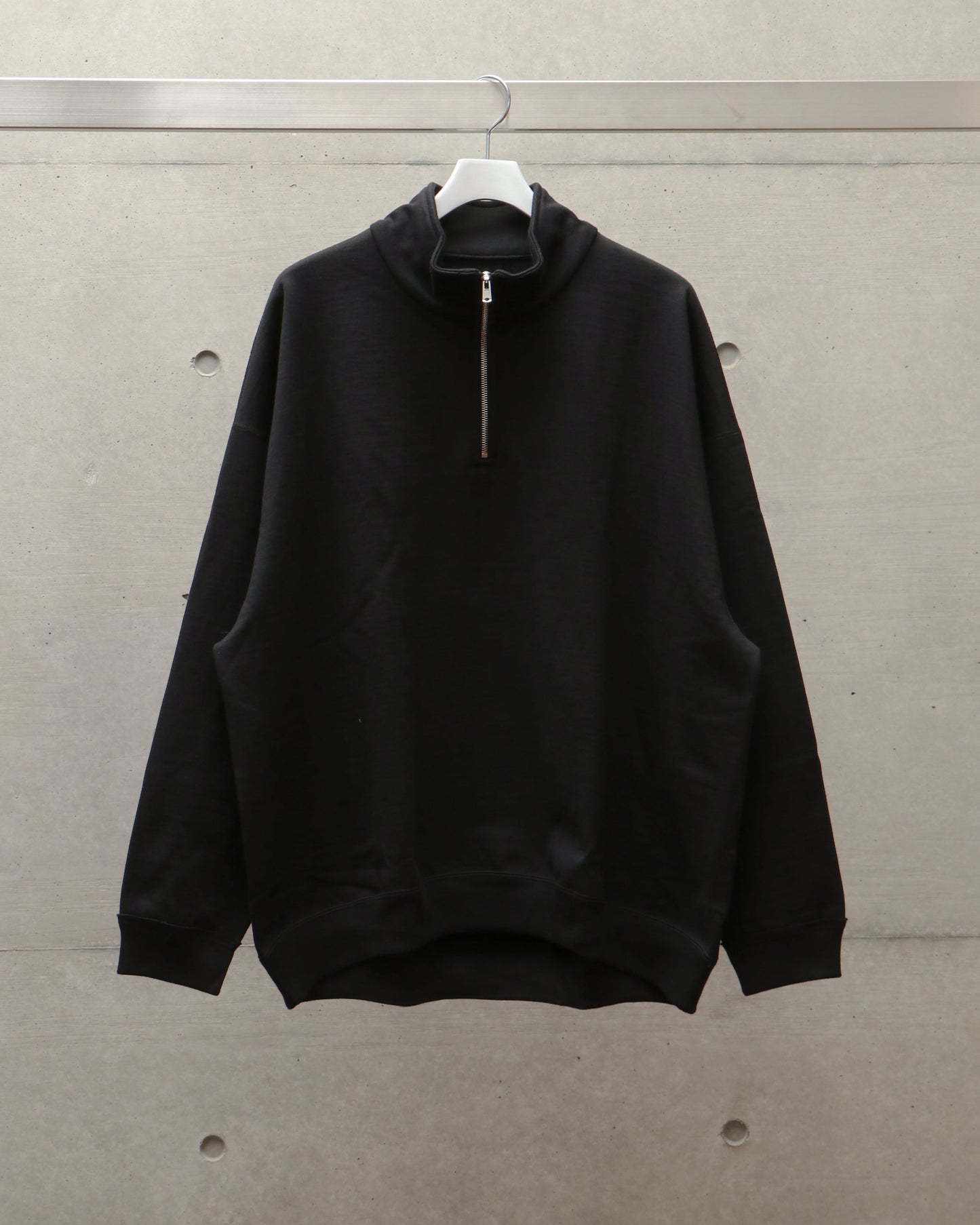 QUATER ZIP PULL OVER BLACK