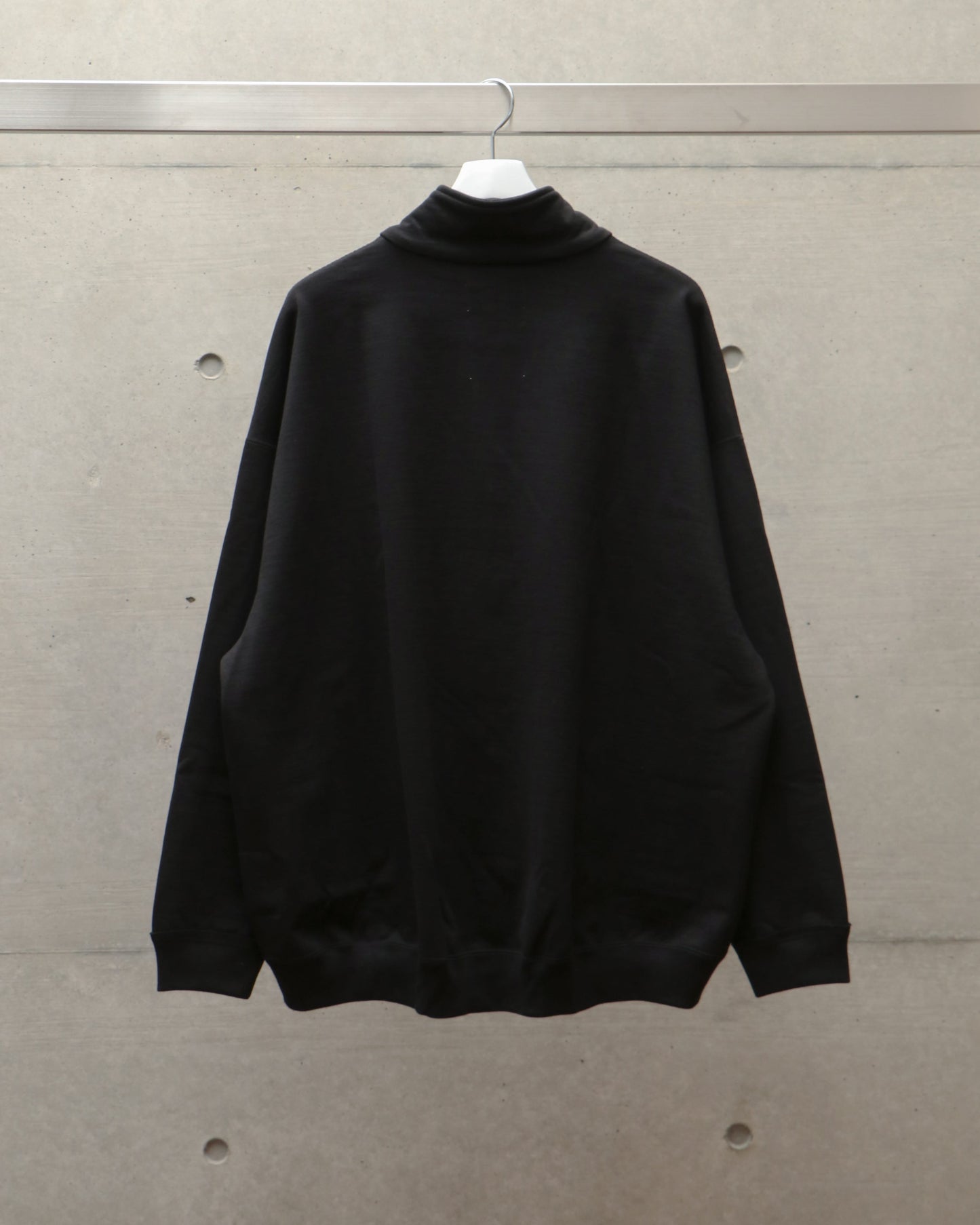 QUATER ZIP PULL OVER BLACK
