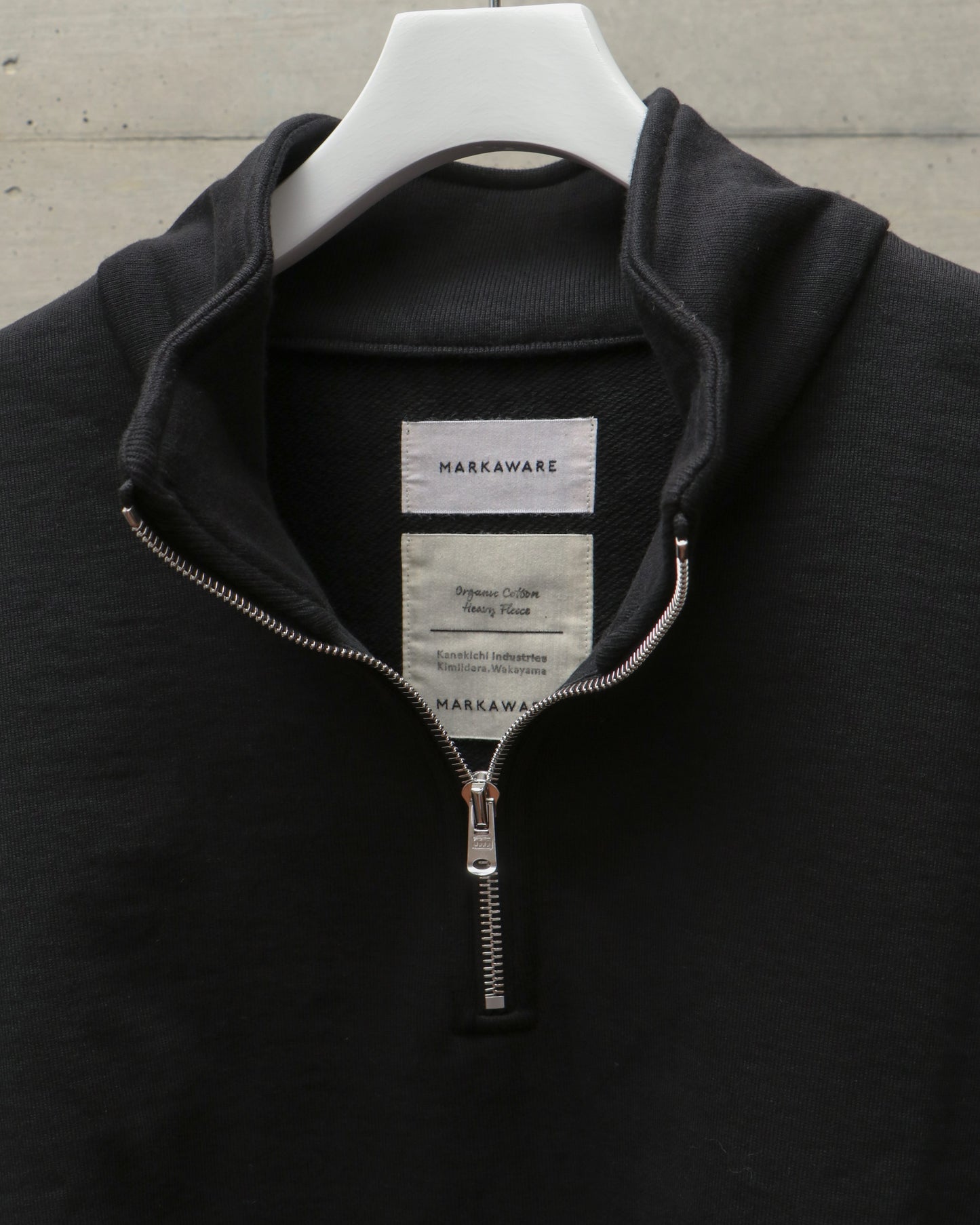 QUATER ZIP PULL OVER BLACK