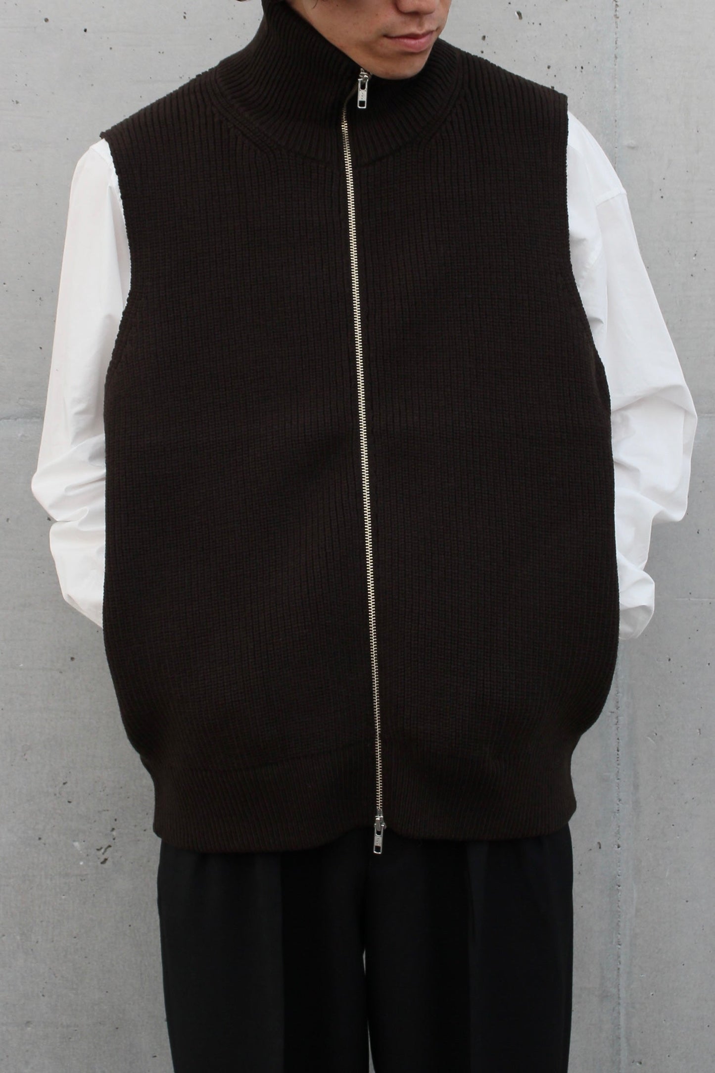 OVERSIZED DRIVERS KNIT ZIP VEST MILITARY KHAKI